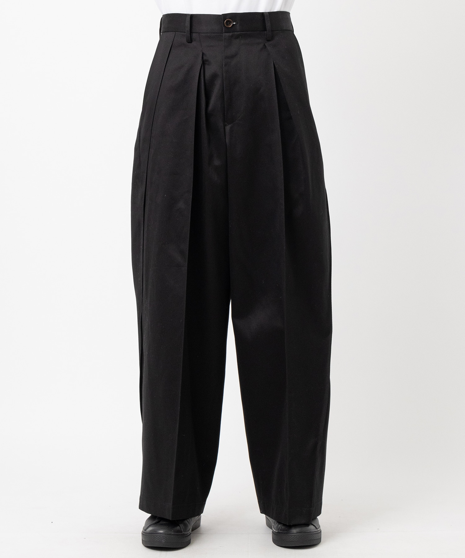 Pleat-design pants