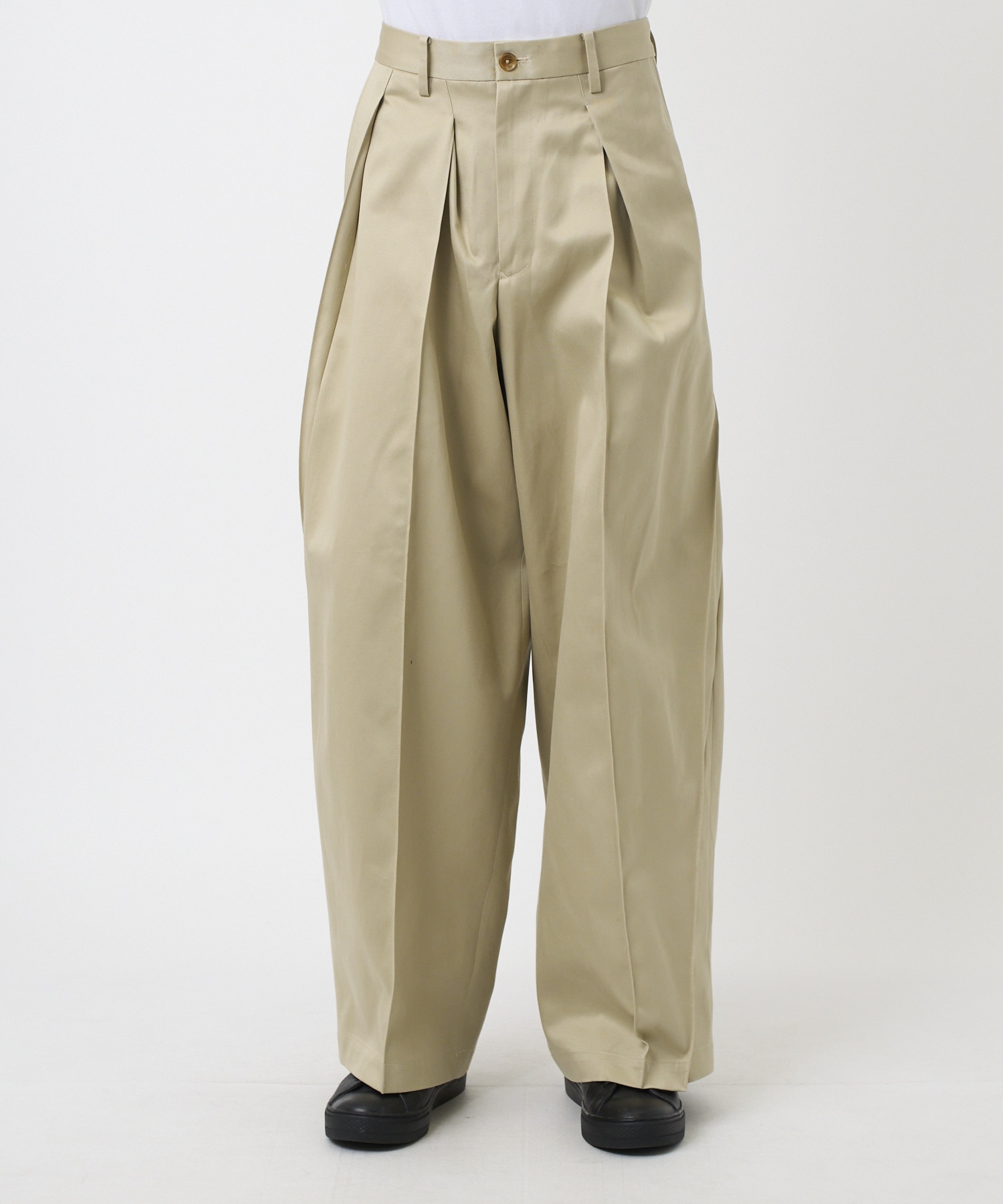 Pleat-design pants