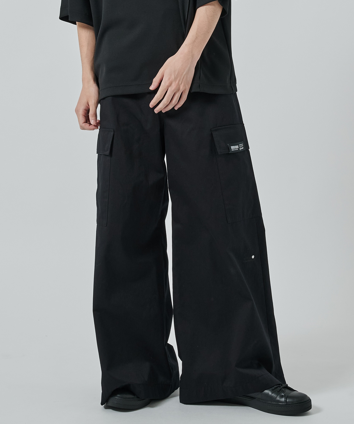 BAGGY CARGO PANTS