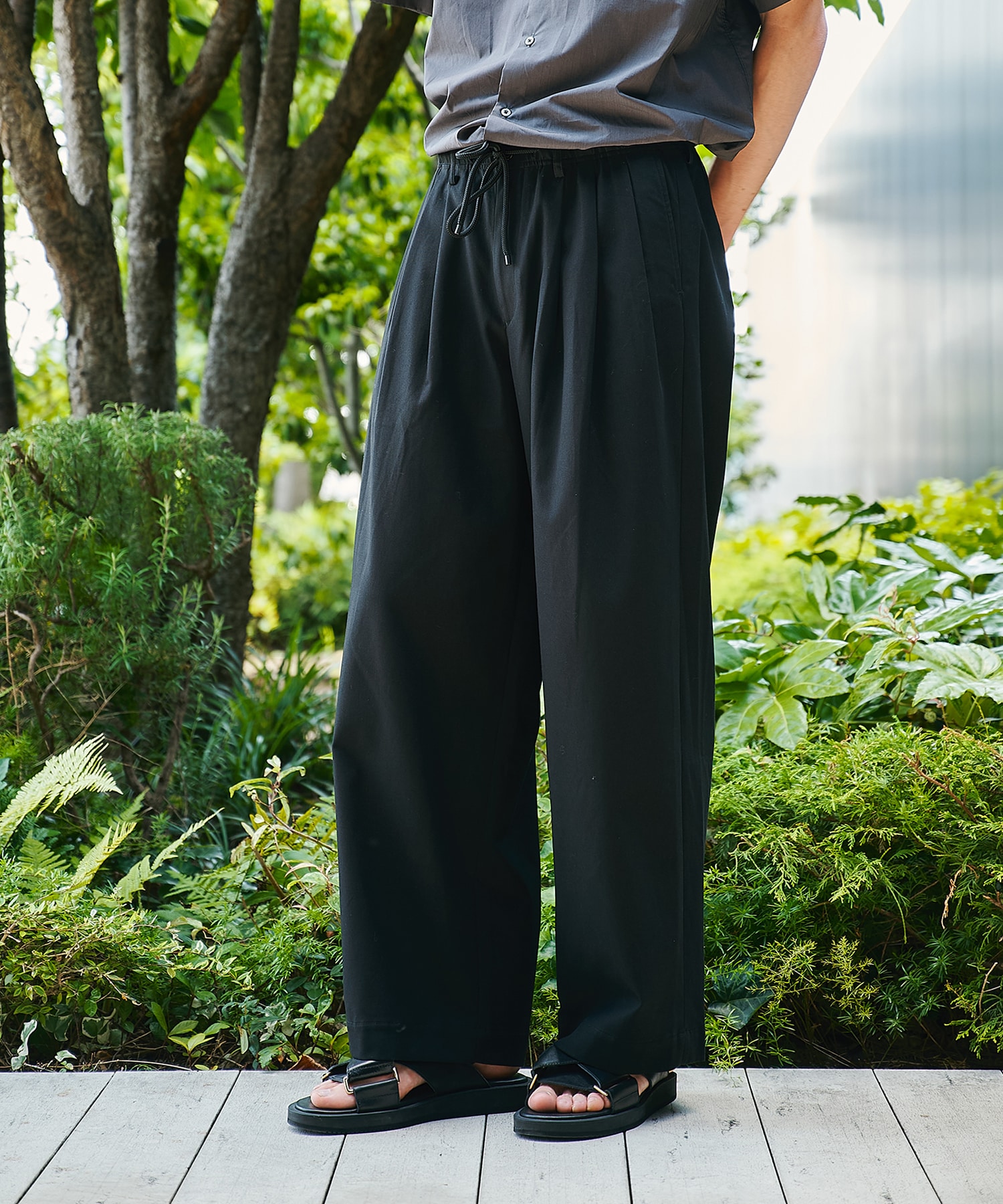 〈別注〉TRIPLE PLEATED WIDE TROUSERS