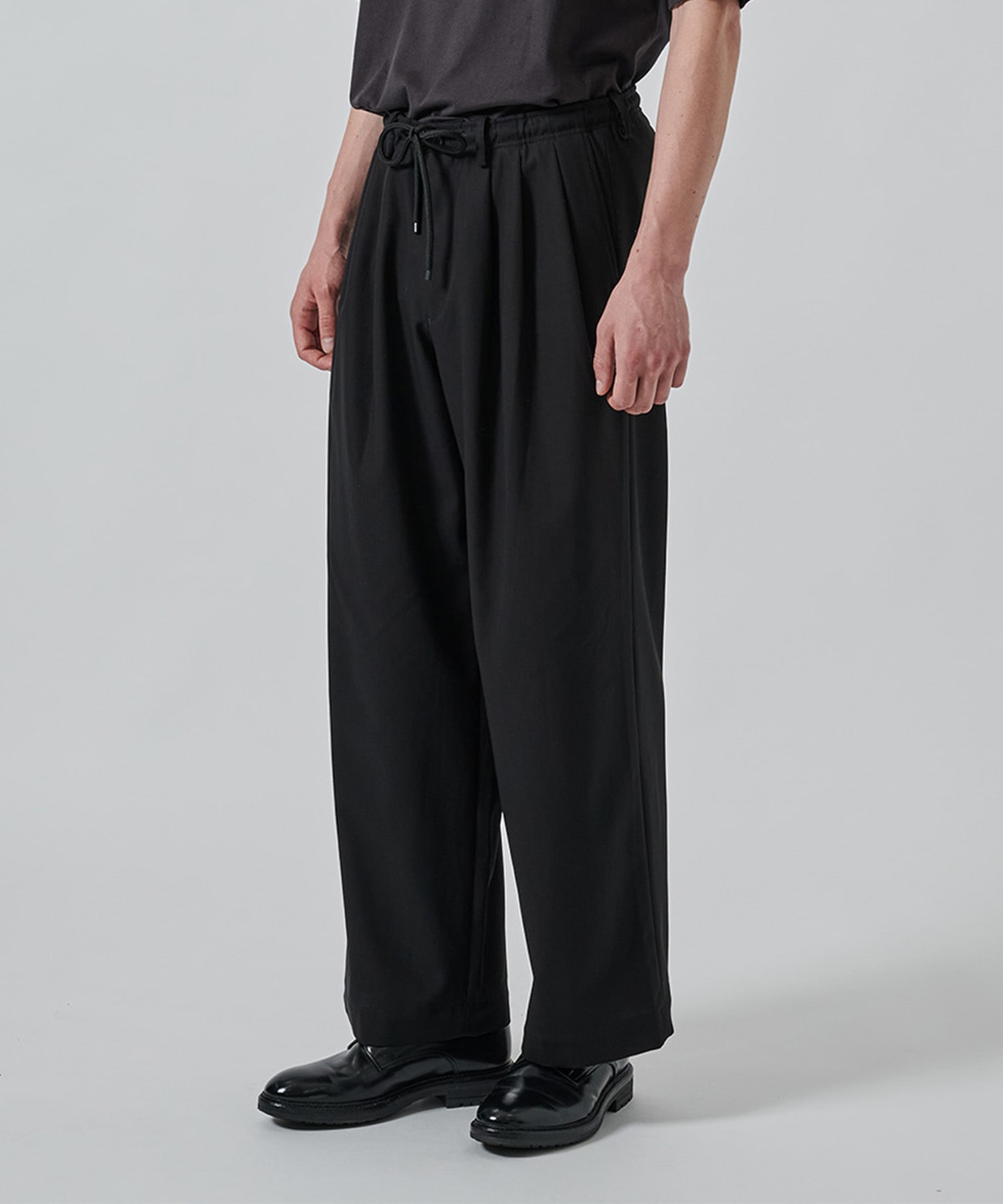 〈別注〉TRIPLE PLEATED WIDE TROUSERS