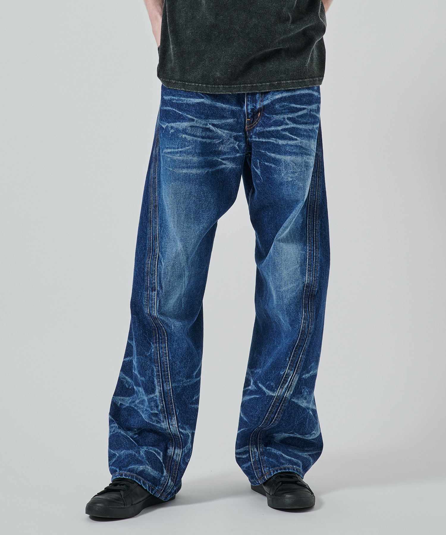 〈別注〉3D TWISTED WIDE LEG JEANS