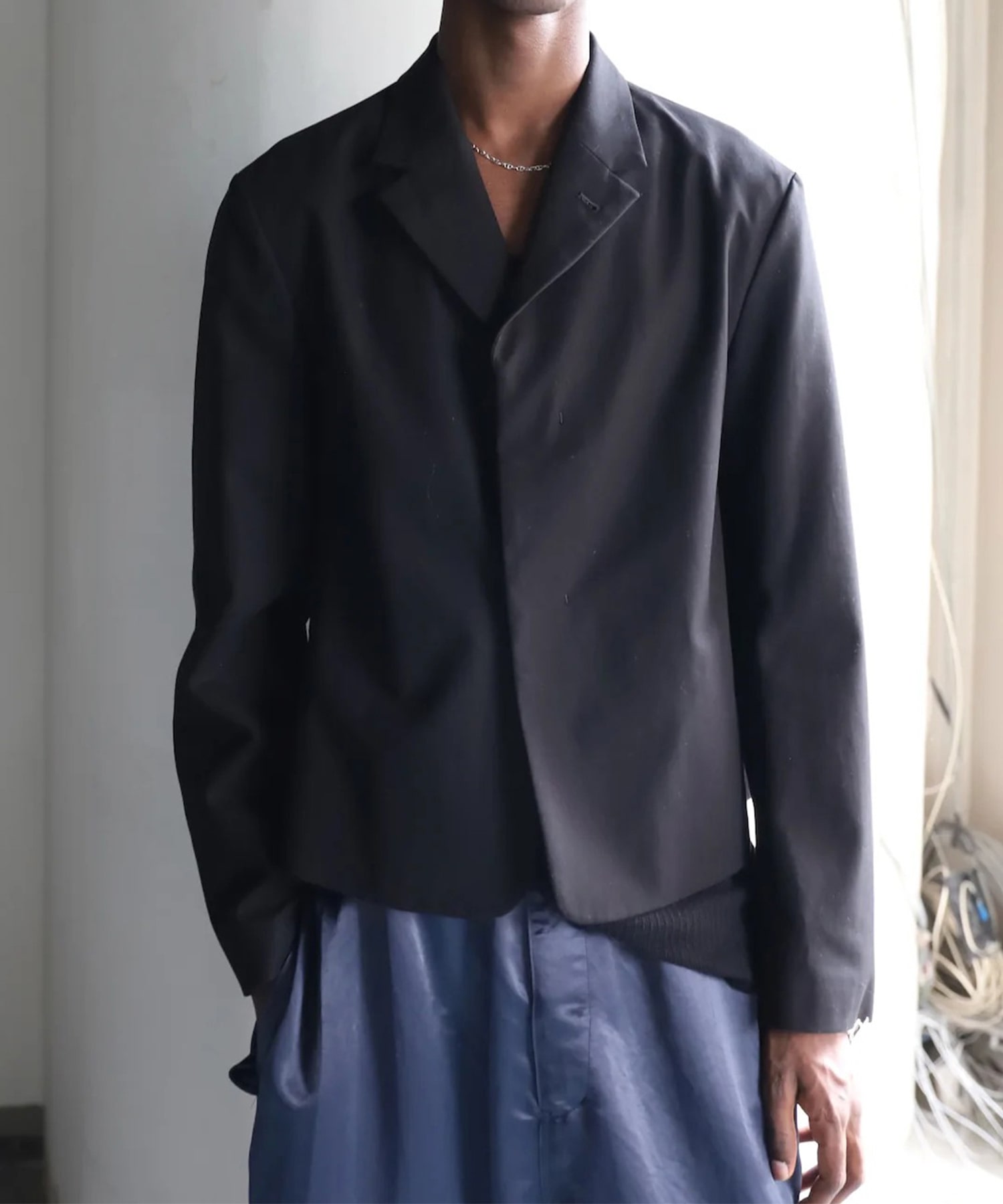 COMPACT TAILORED JACKET