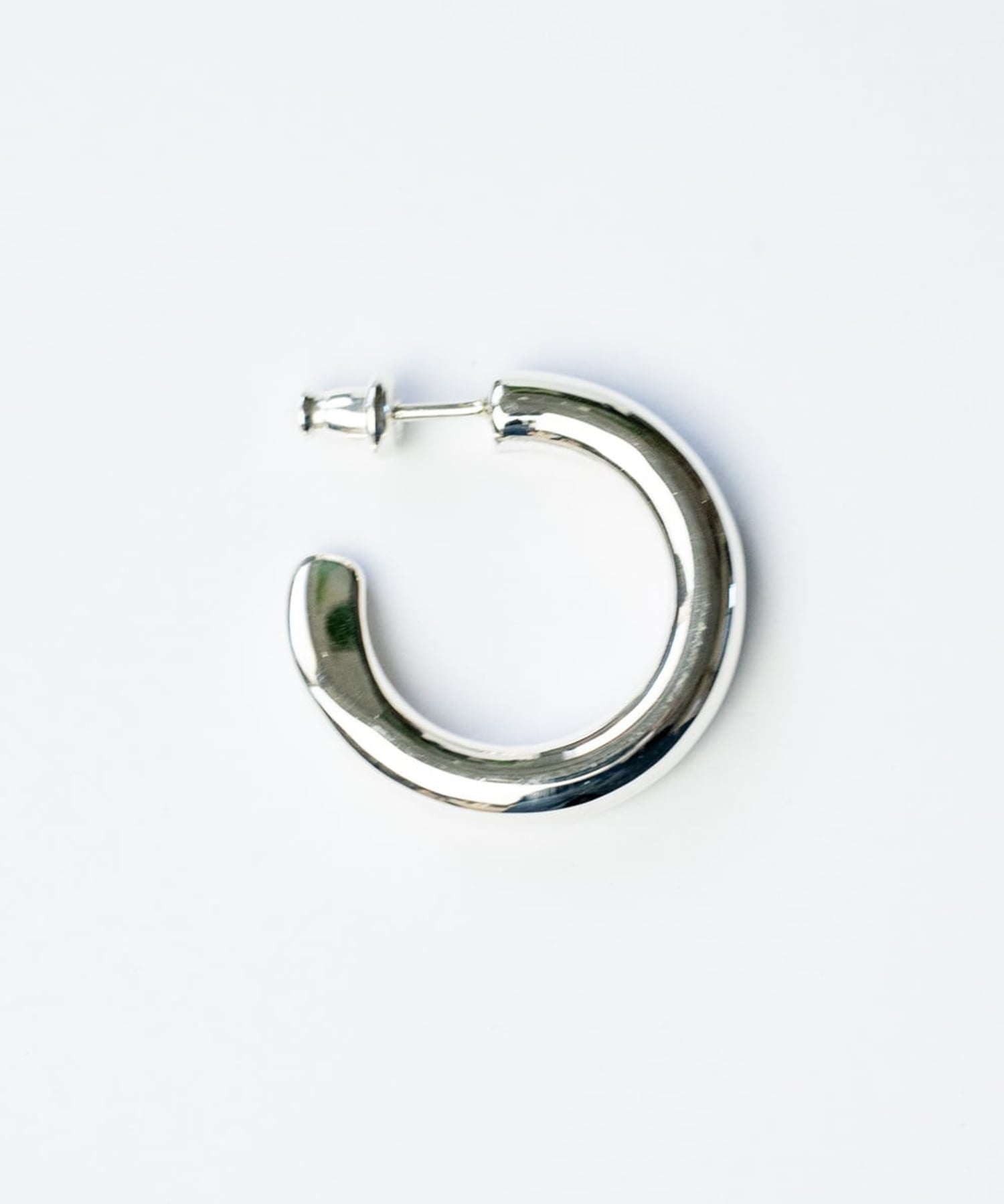 PI-004 Round earring (Large) 線径4.5mm (右耳用)