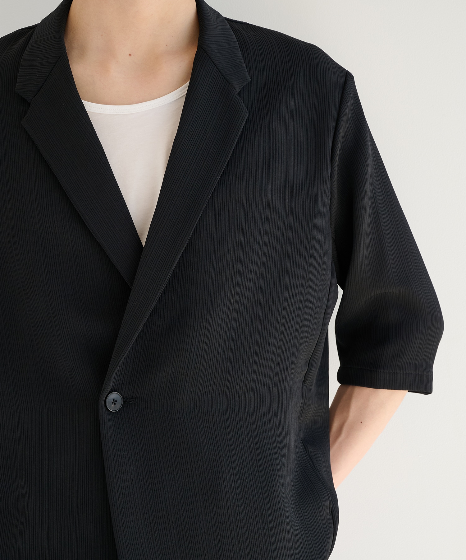 PLEATS HALF SLEEVE JACKET