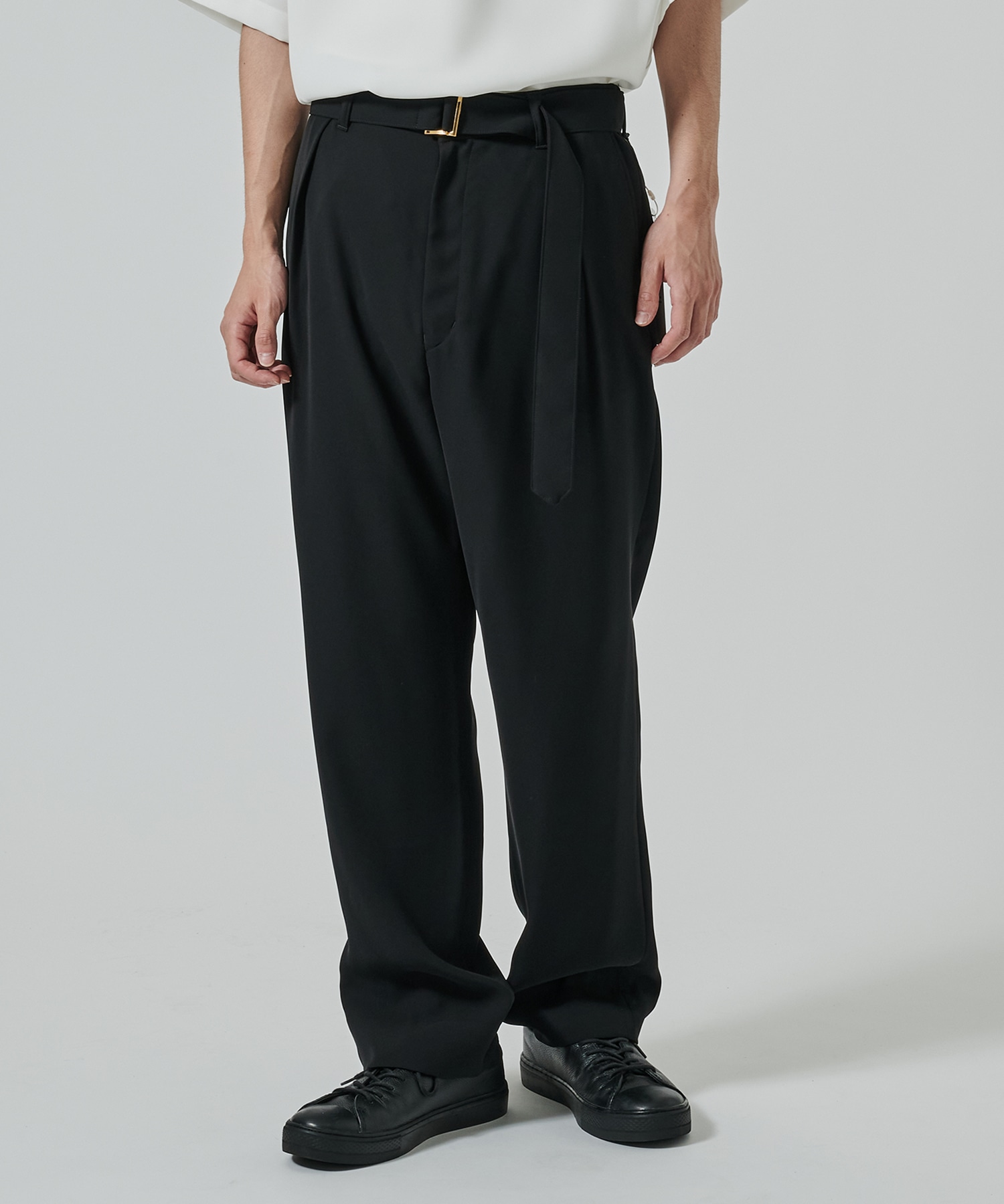 Dry Double Satin 1Tuck Pant with Long Belt