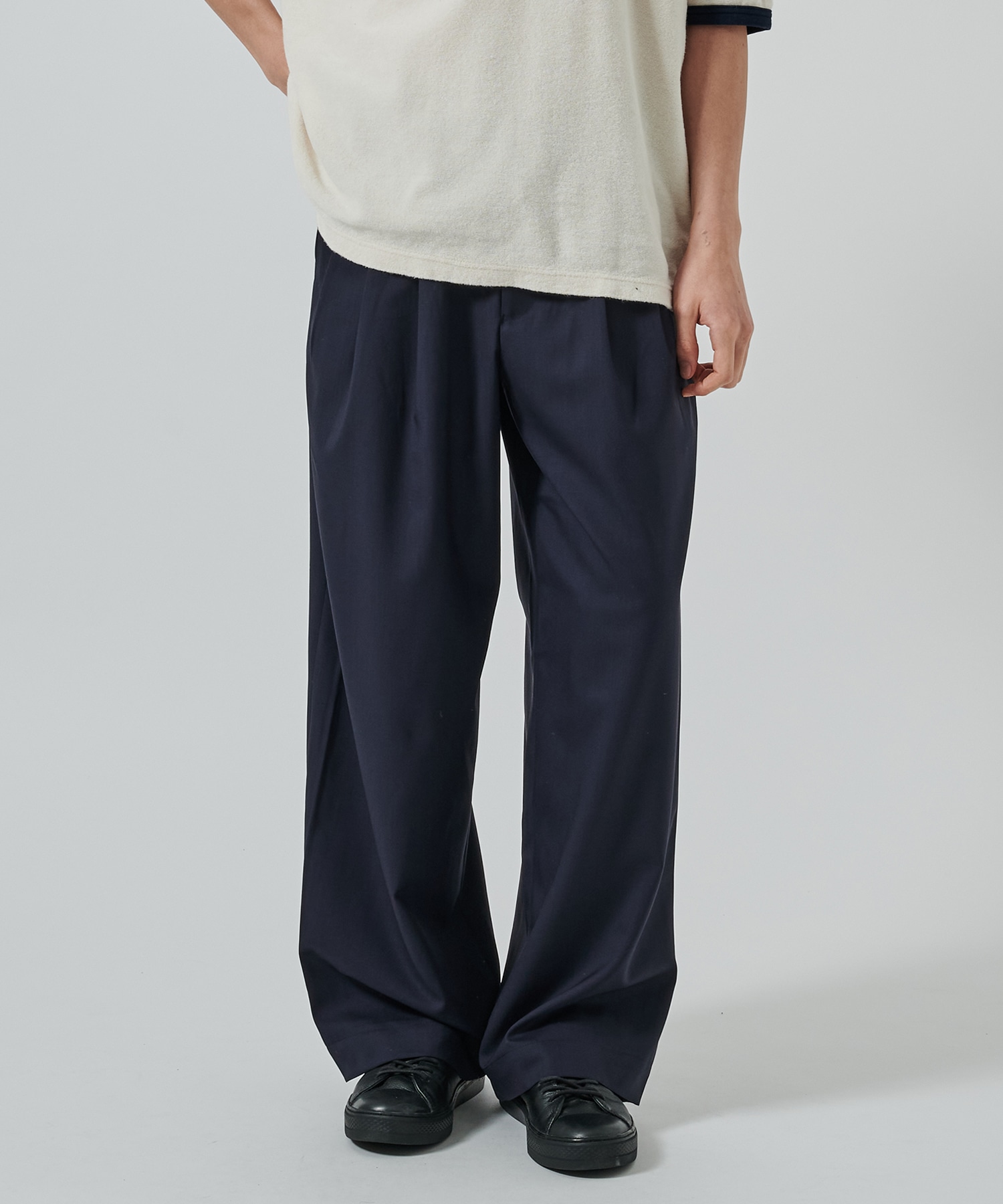 TRIPLE PLEATED EASY TROUSERS