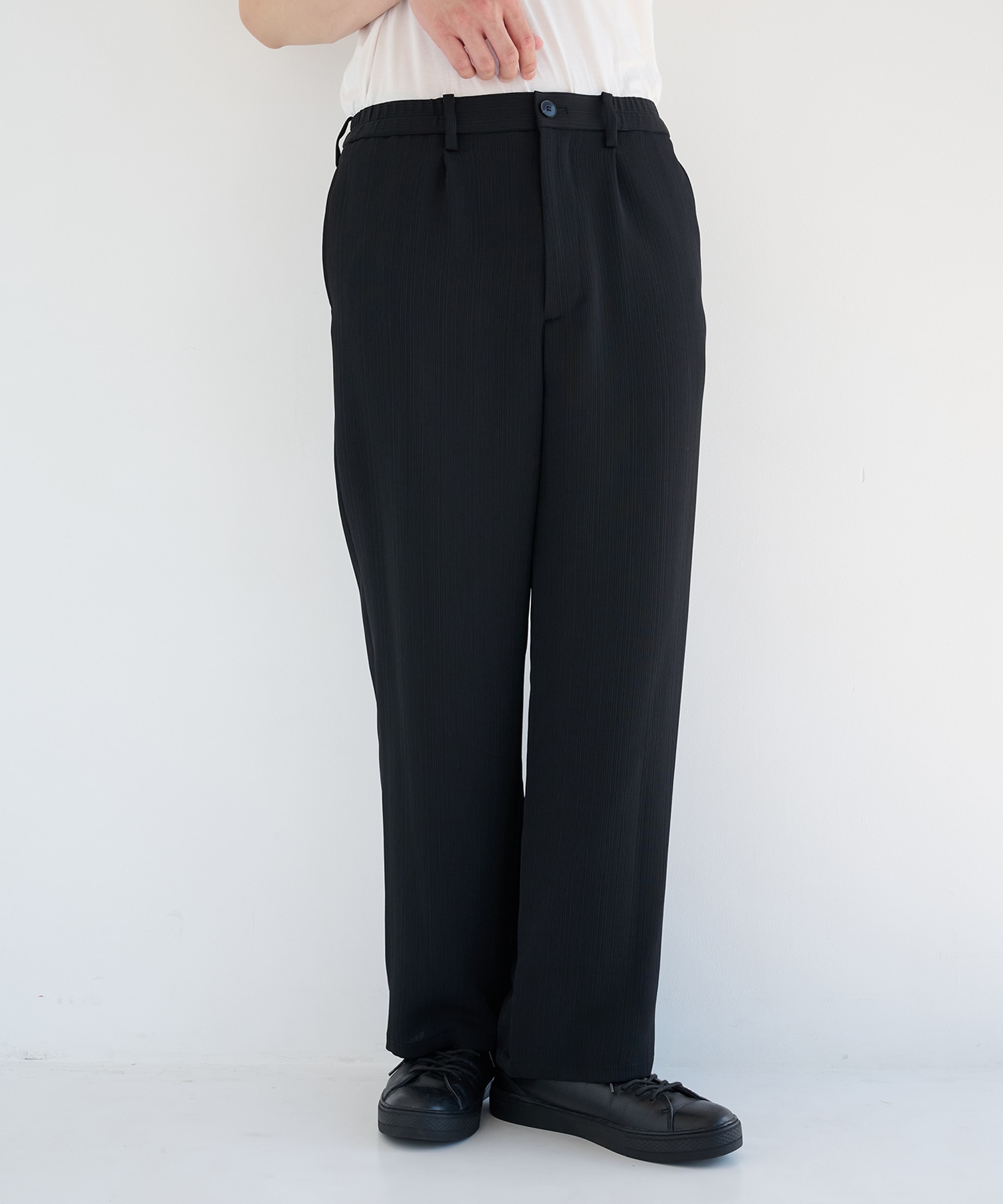 PLEATS SLACKS