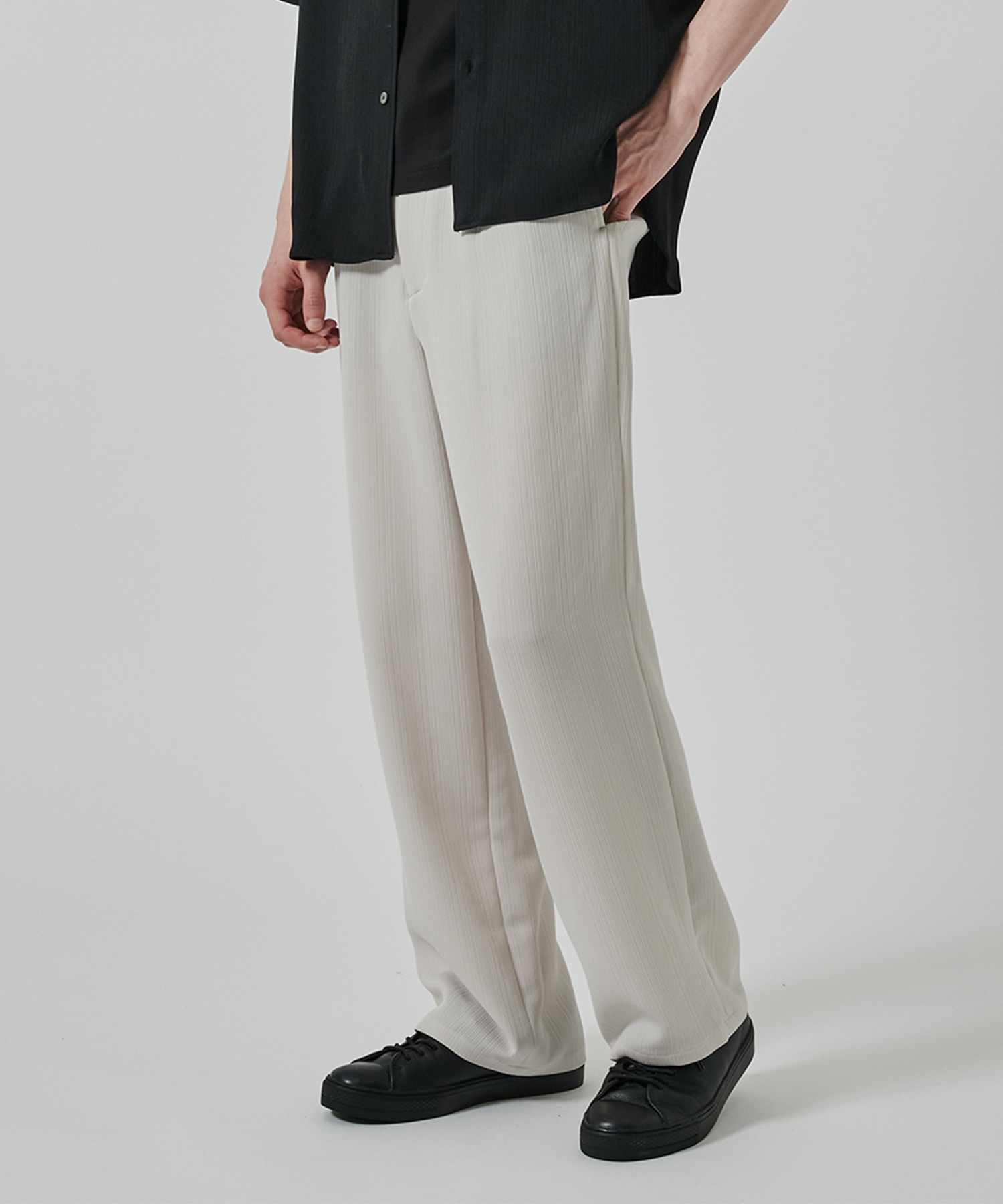 PLEATS SLACKS