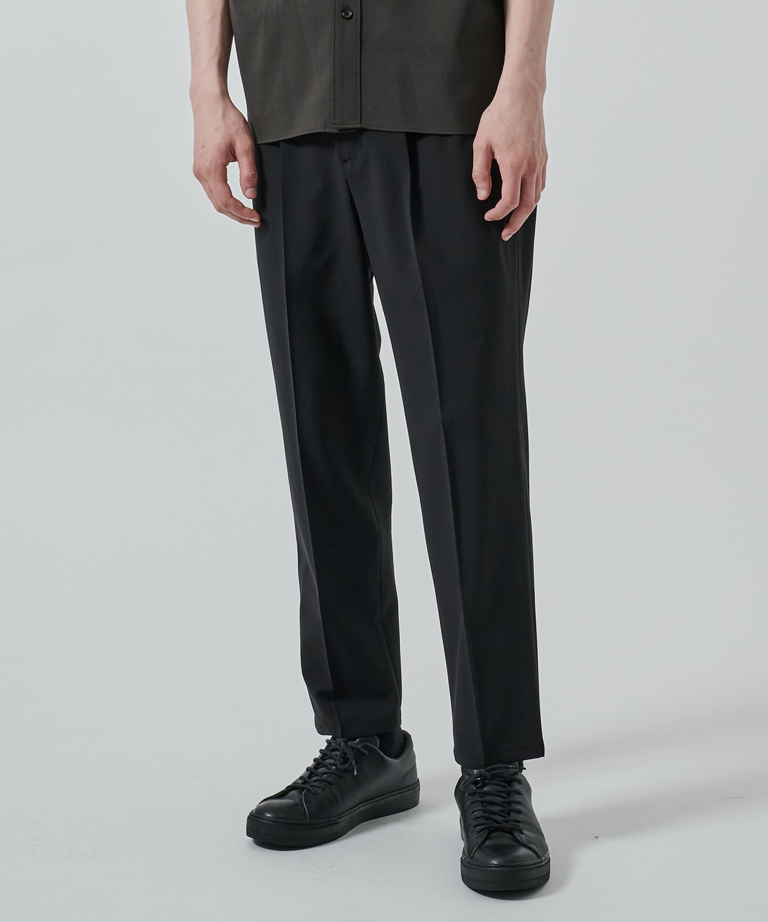SUMMER WOOL TAPERED SLACKS