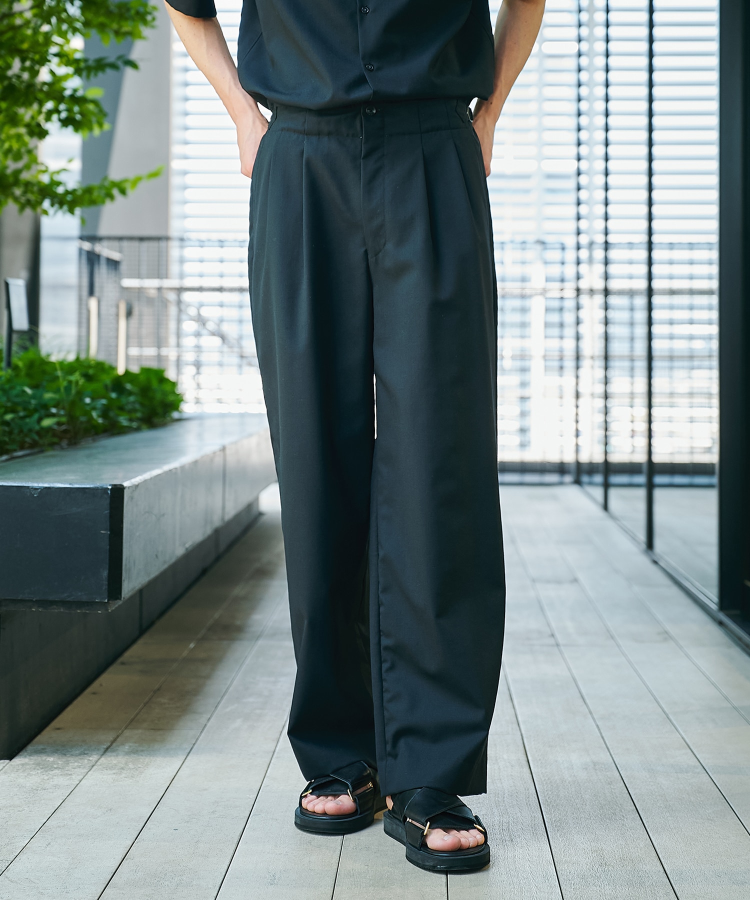 〈別注〉TWO TUCK MILITARY TROUSERS