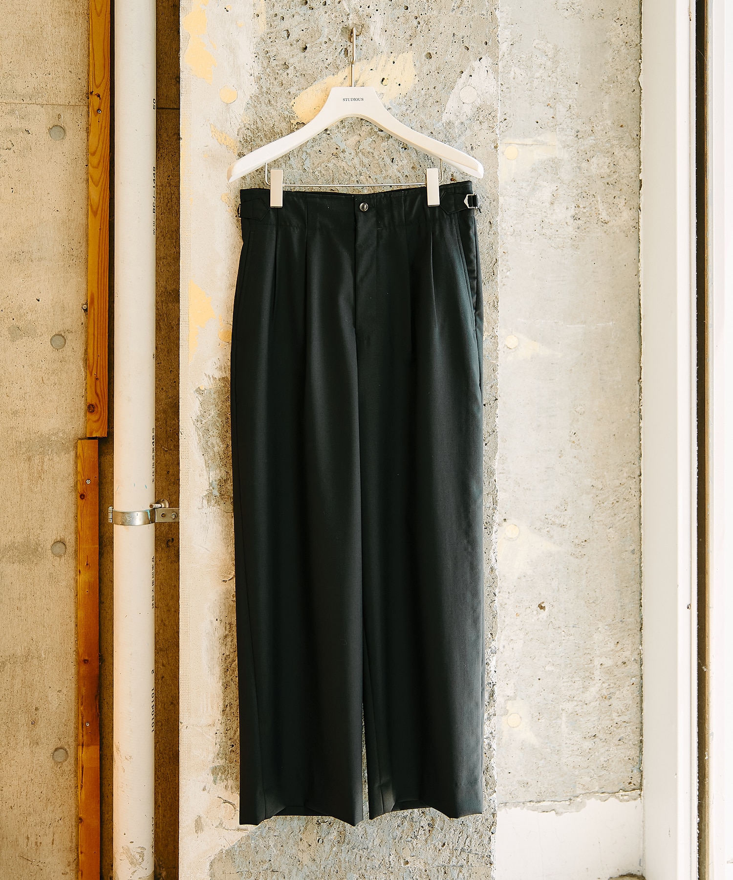 〈別注〉TWO TUCK MILITARY TROUSERS