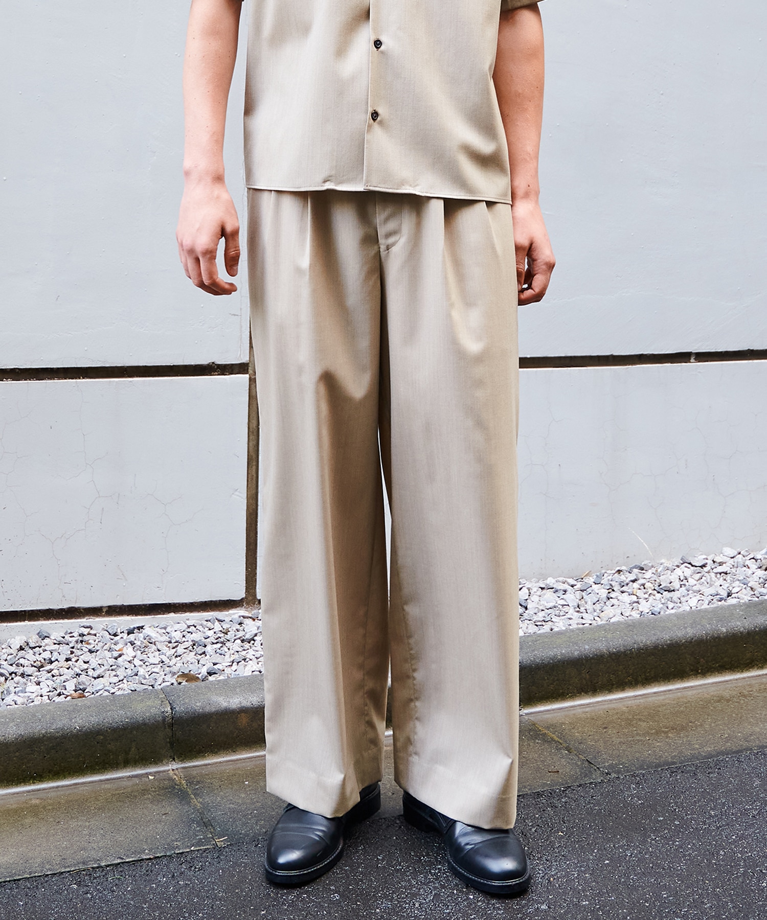 TWO TUCK MILITARY TROUSERS