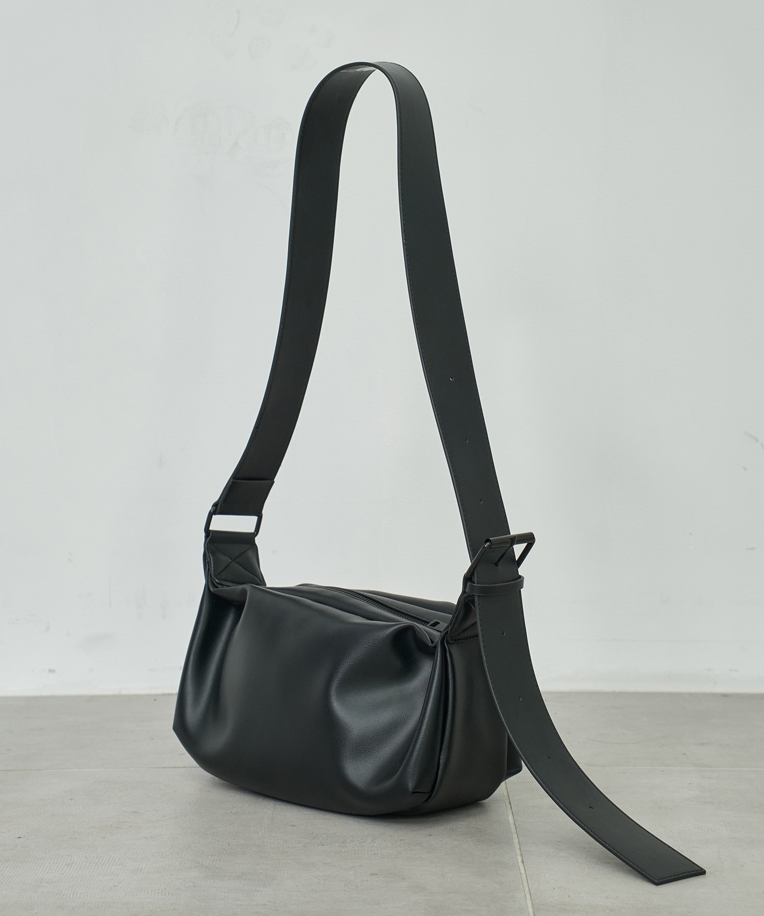 HARF MOON SHOULDER BAG - Medium