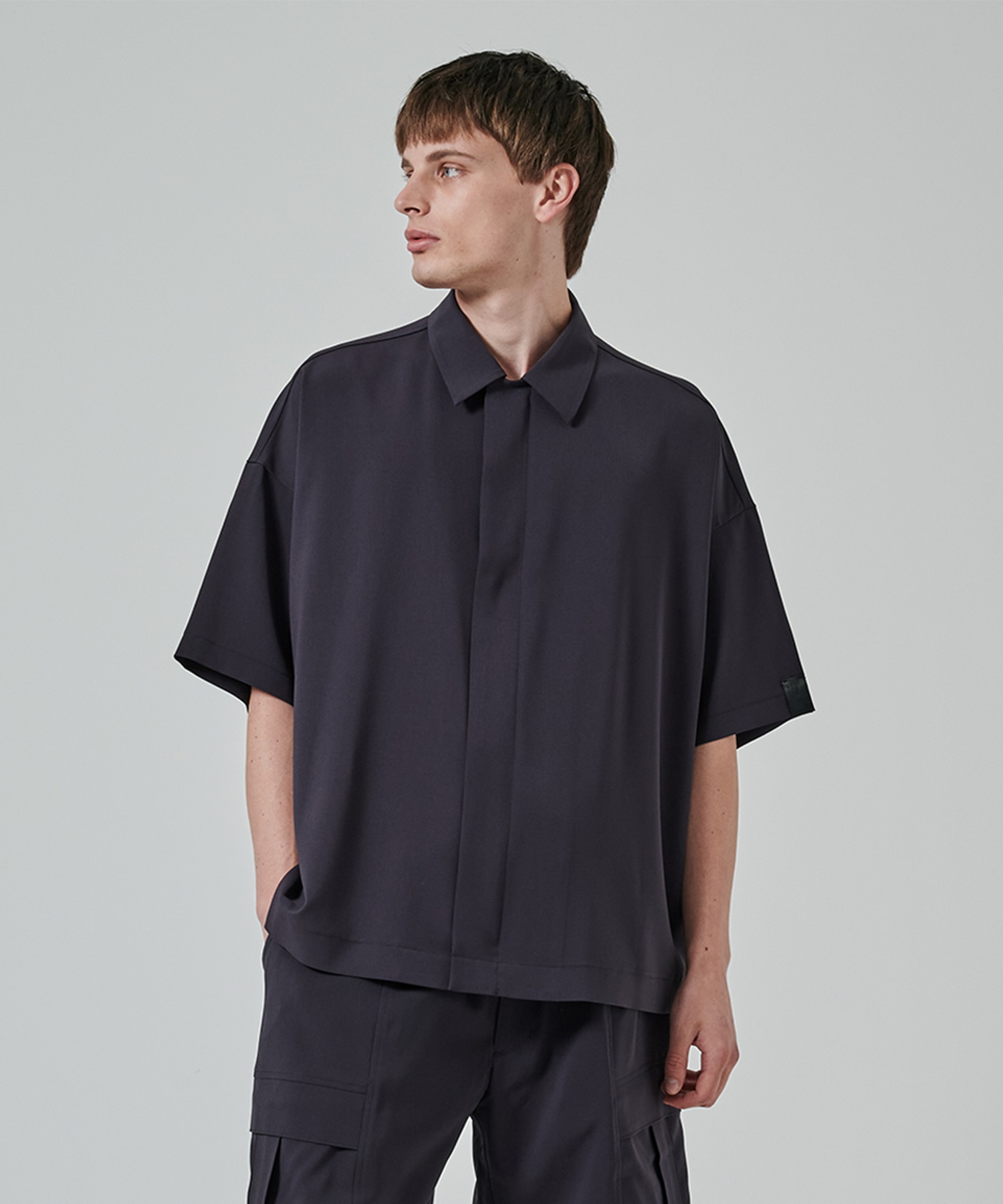 2251-SH58-003 ZIP UP HALF SLEEVE SHIRT