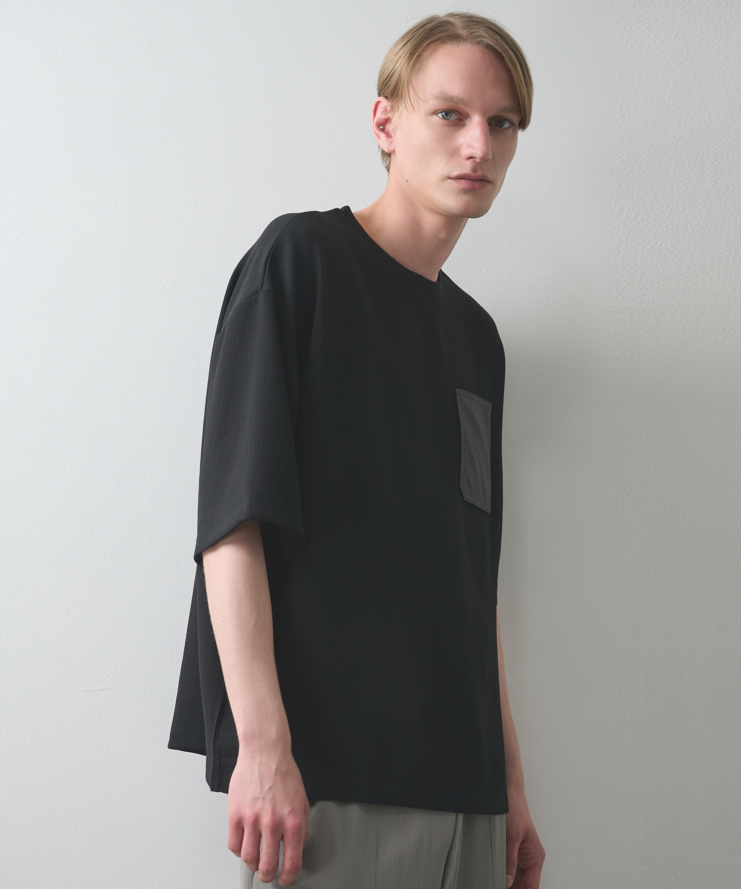 DRY DOBBY LEATHER POCKET TEE