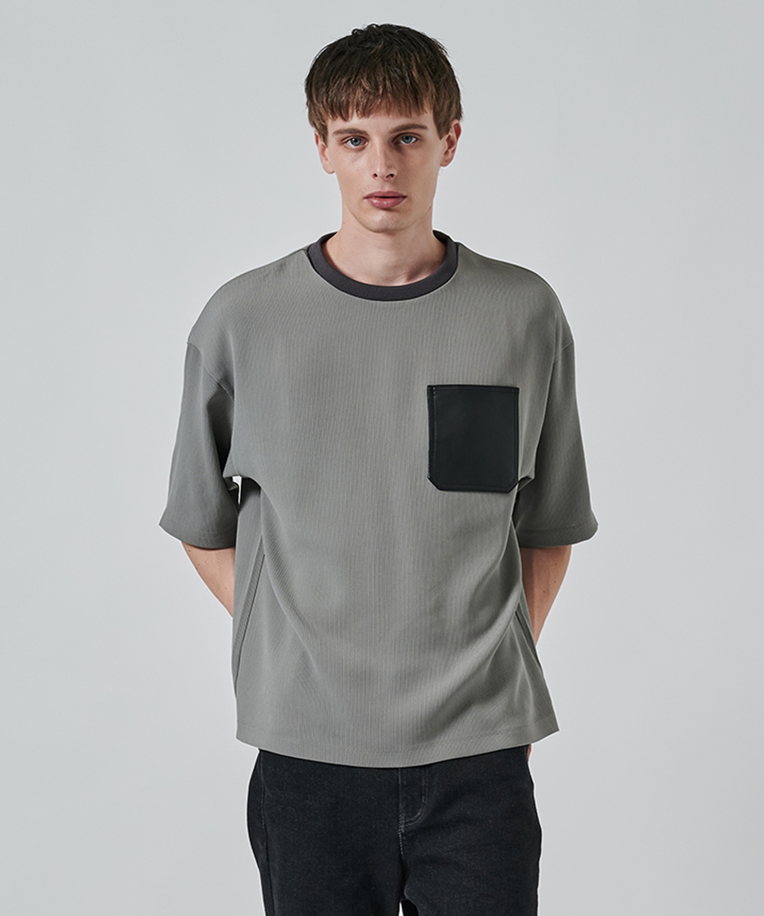 DRY DOBBY LEATHER POCKET TEE