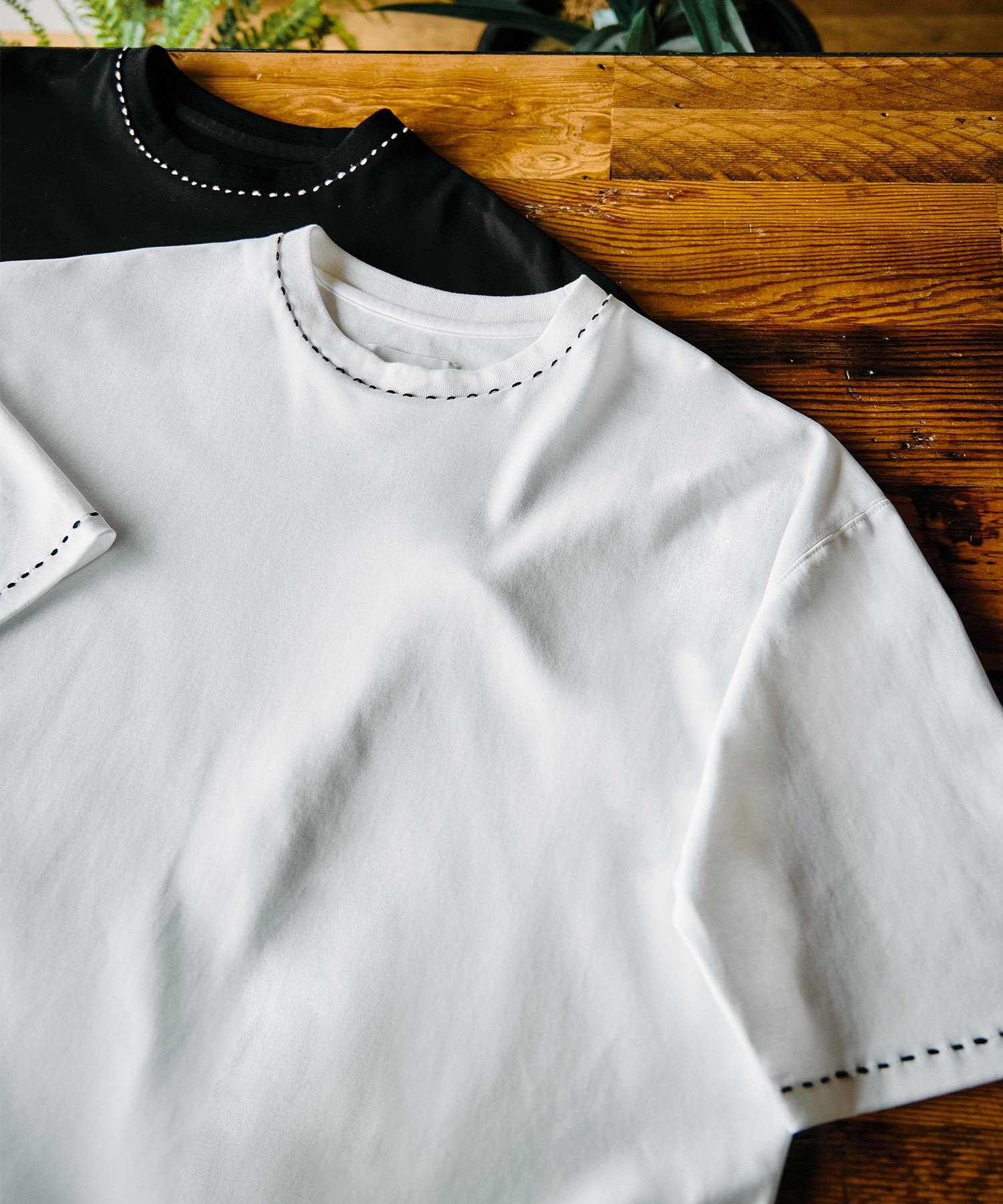 HAND STITCH TEE
