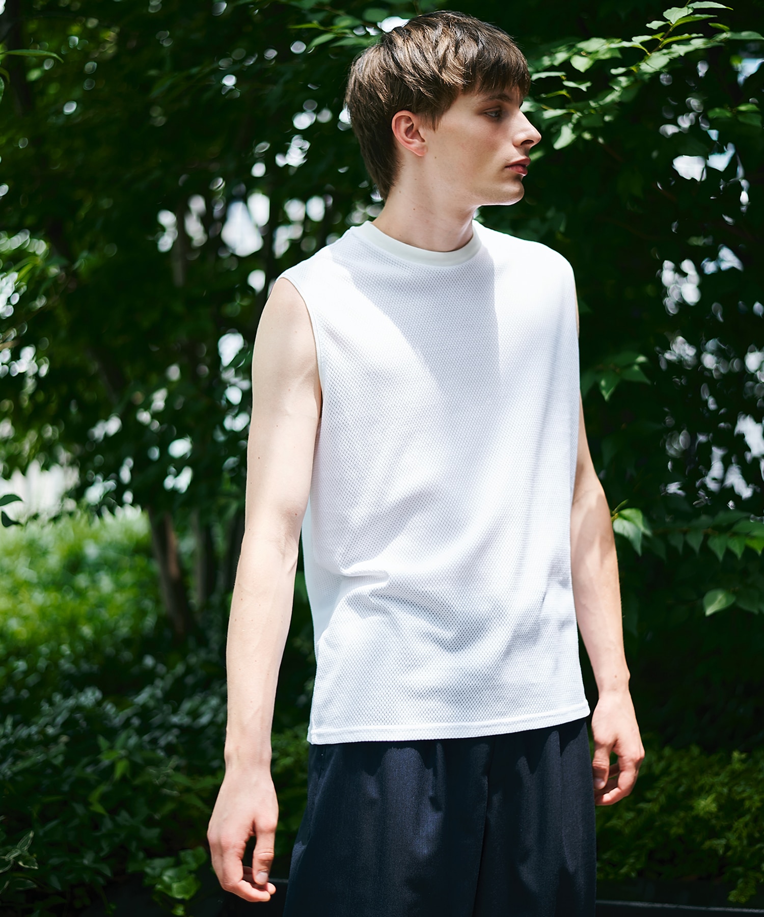 MESH SLEEVELESS TEE