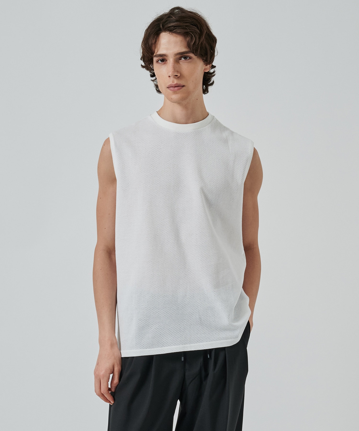 MESH SLEEVELESS TEE