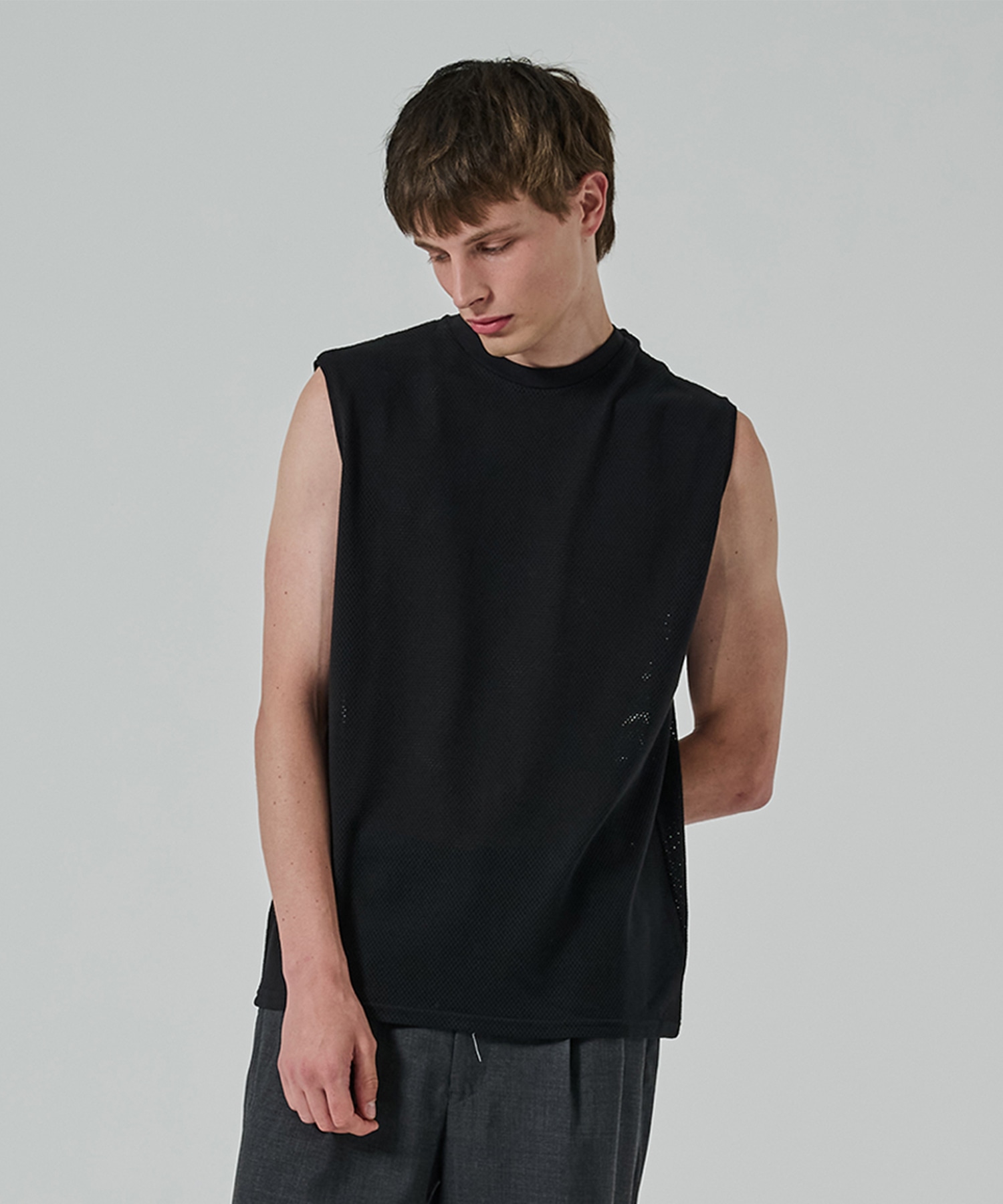 MESH SLEEVELESS TEE