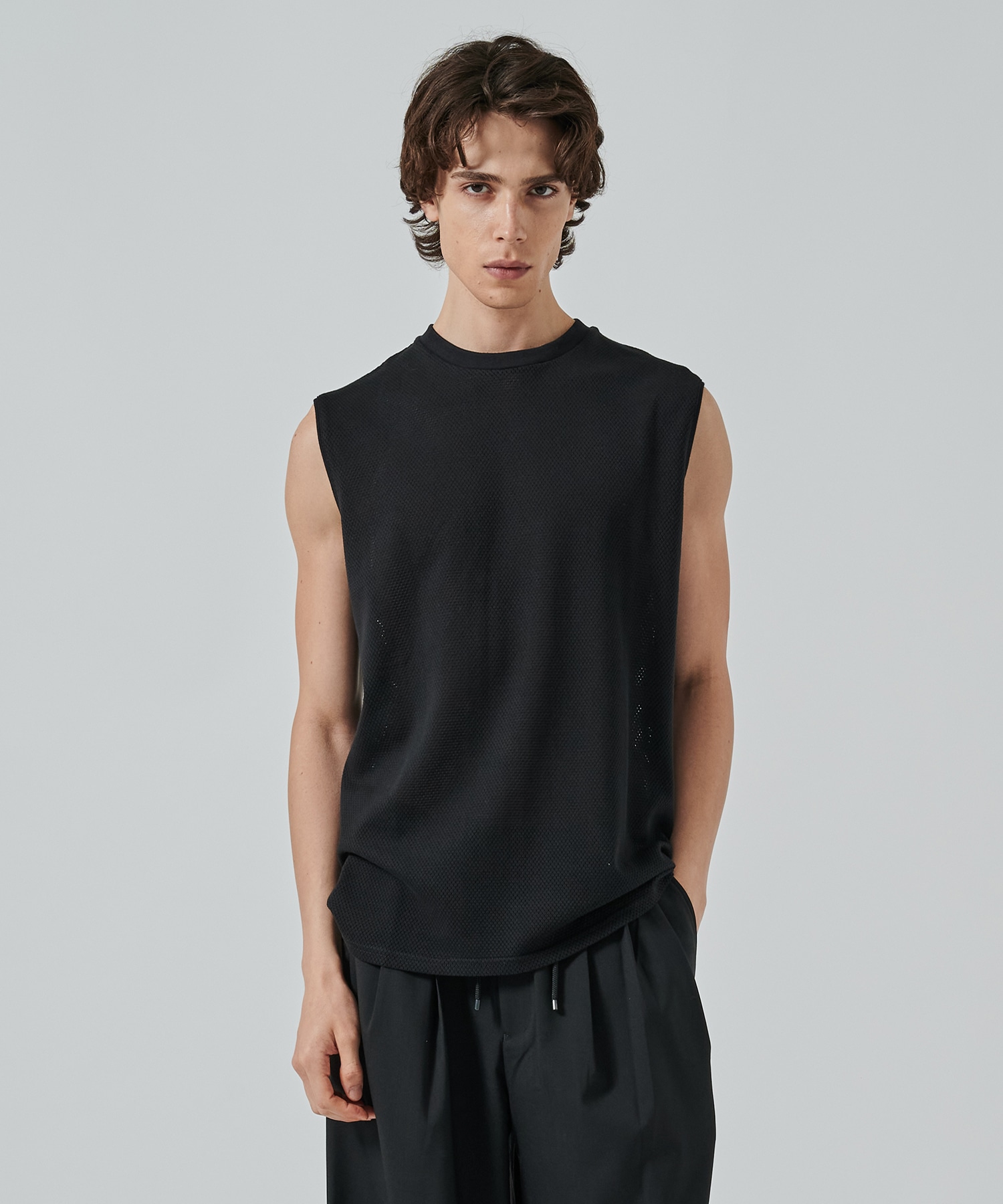 MESH SLEEVELESS TEE
