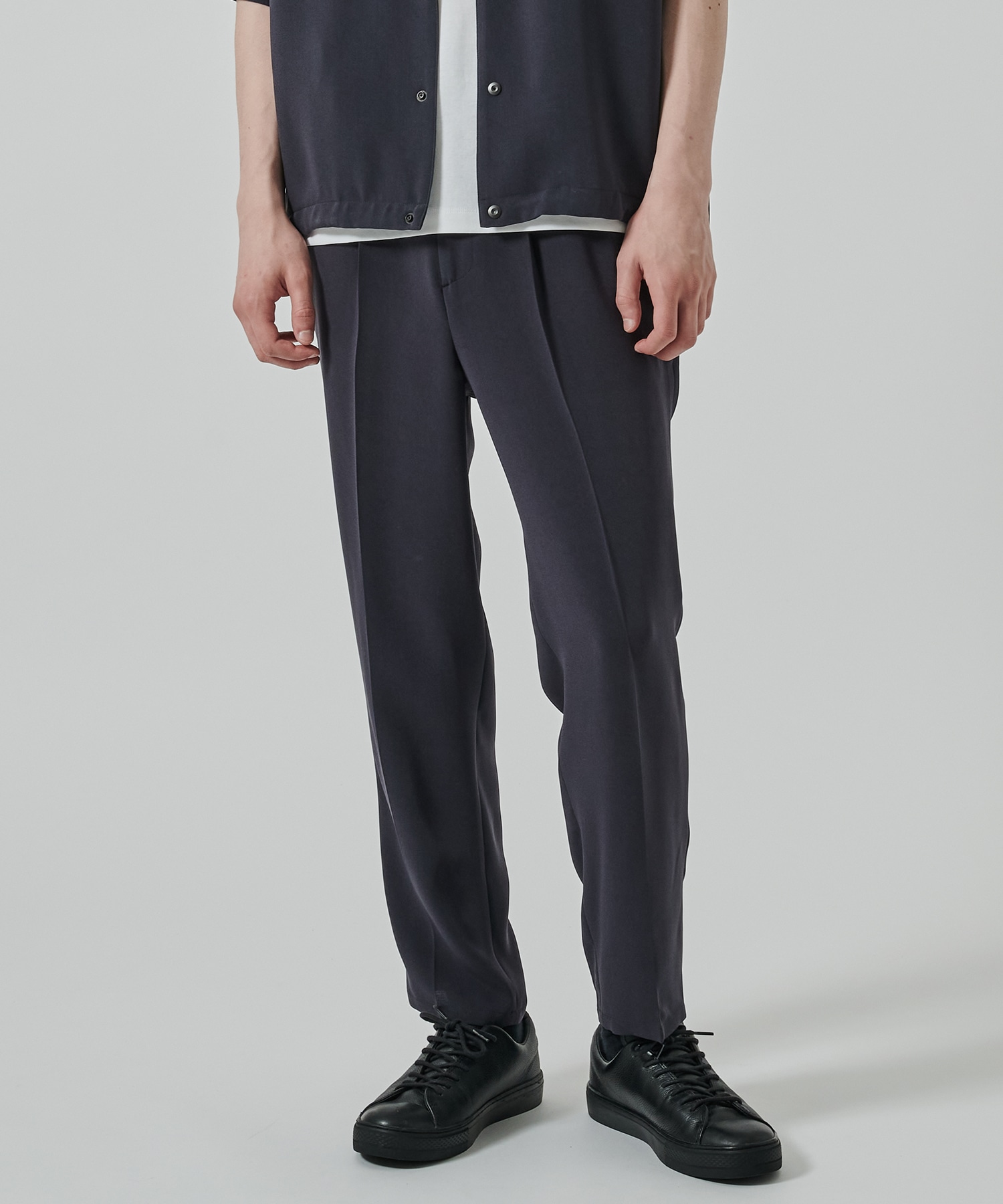 SUMMER ESSENTIAL TAPERED PANTS
