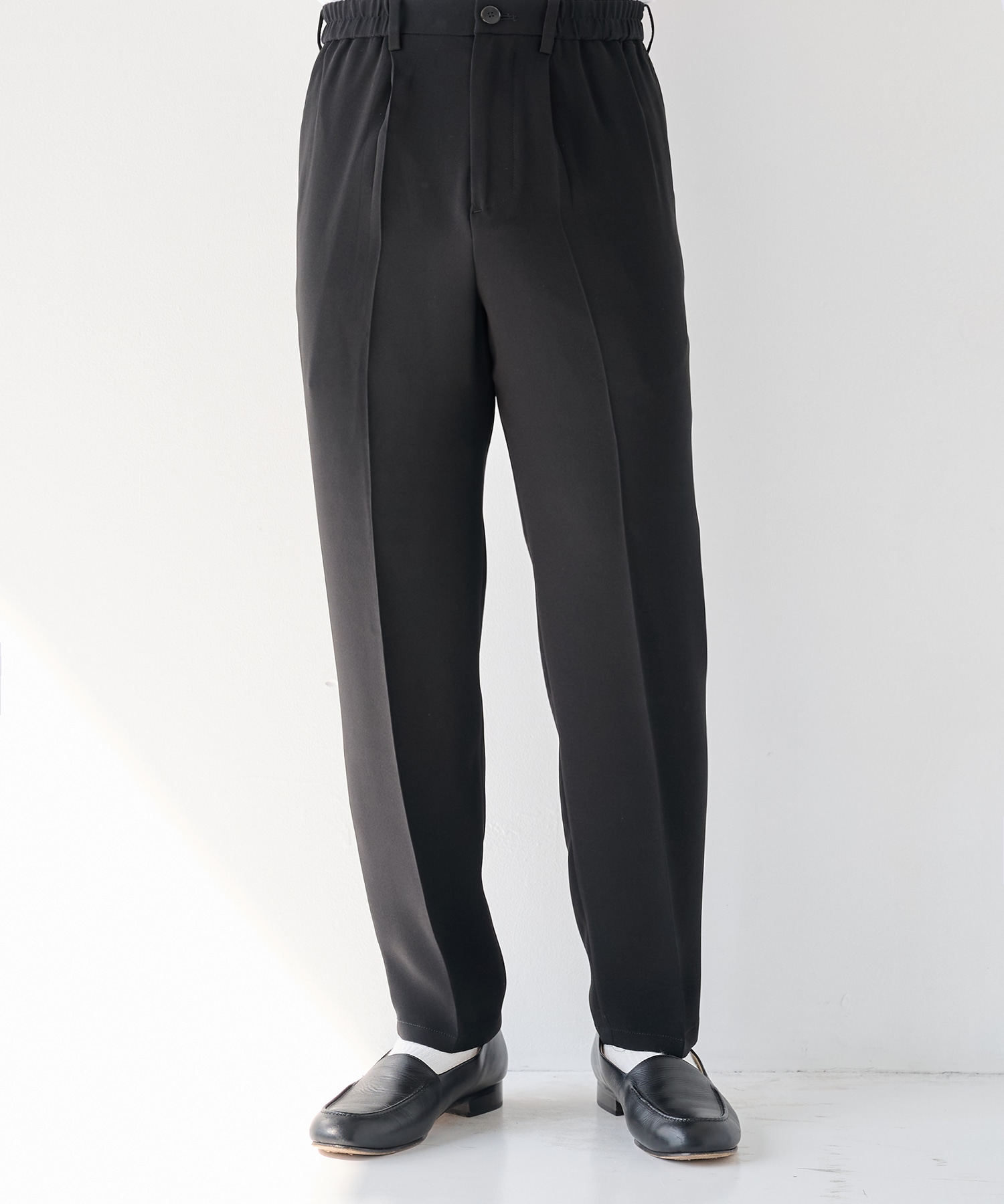 SUMMER ESSENTIAL TAPERED PANTS