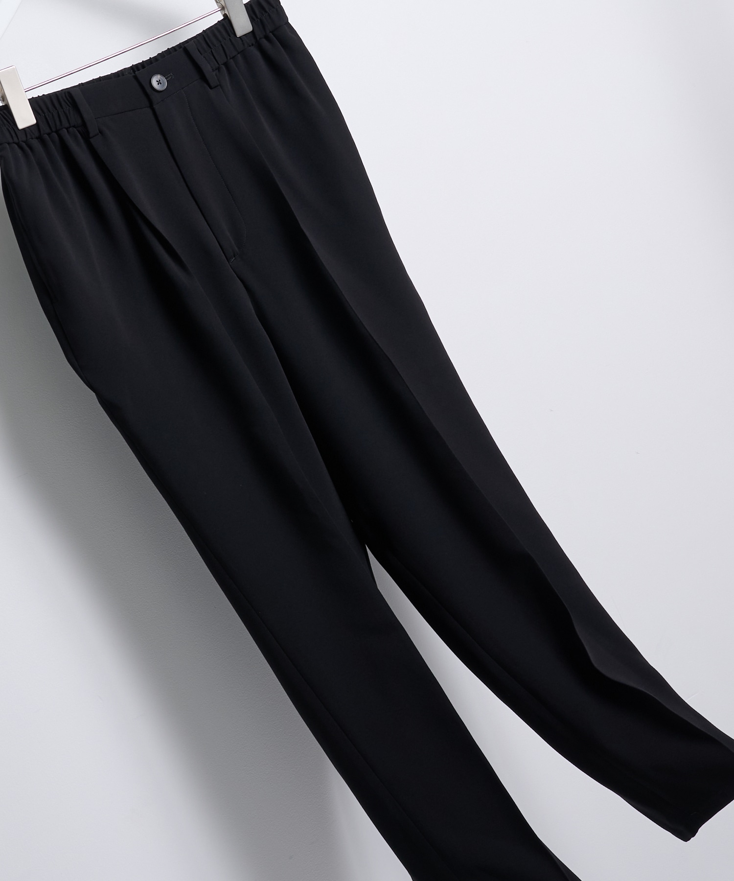 SUMMER ESSENTIAL TAPERED PANTS