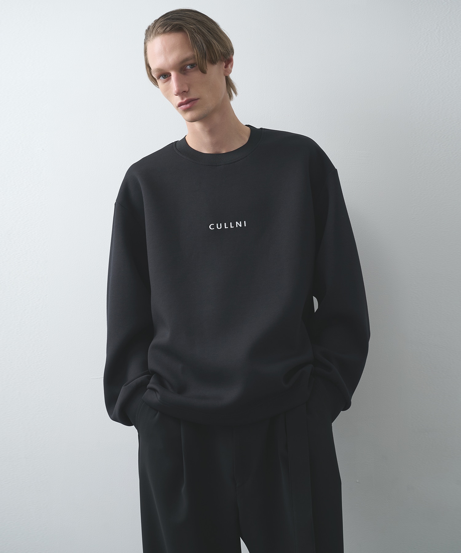 CULLNI Logo Embroidery Long Sleeve Pullover