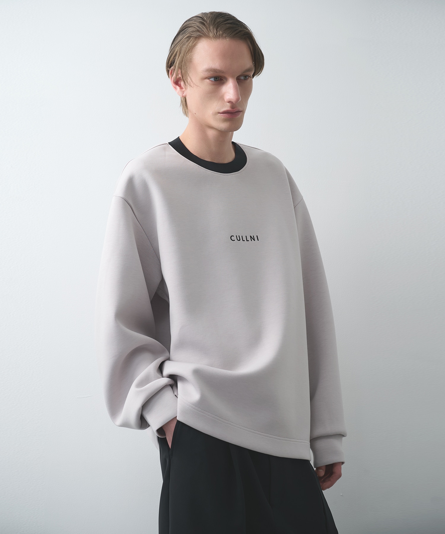 CULLNI Logo Embroidery Long Sleeve Pullover