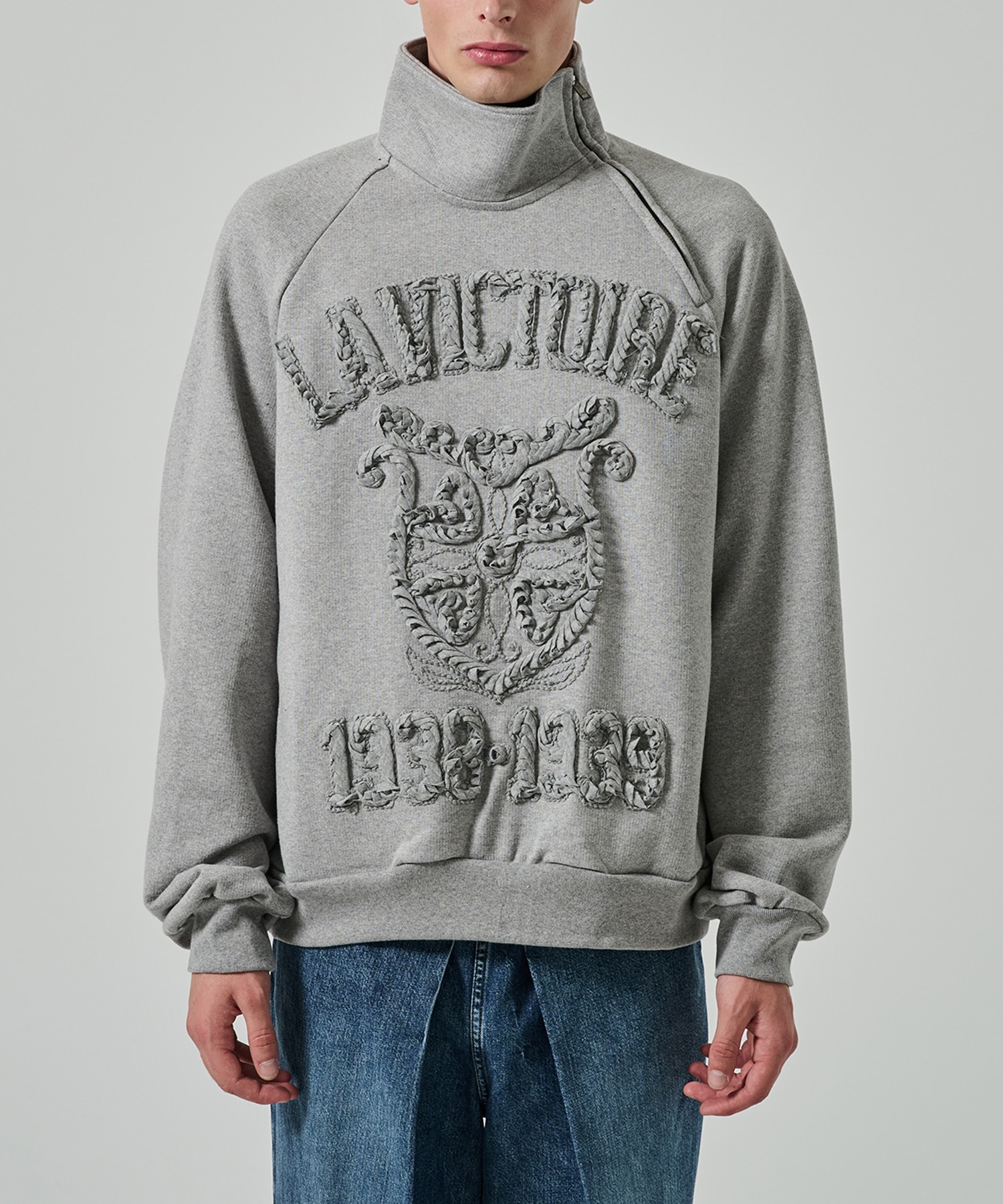 TAPE EMBROIDERY JERSEY SWEAT SHIRT