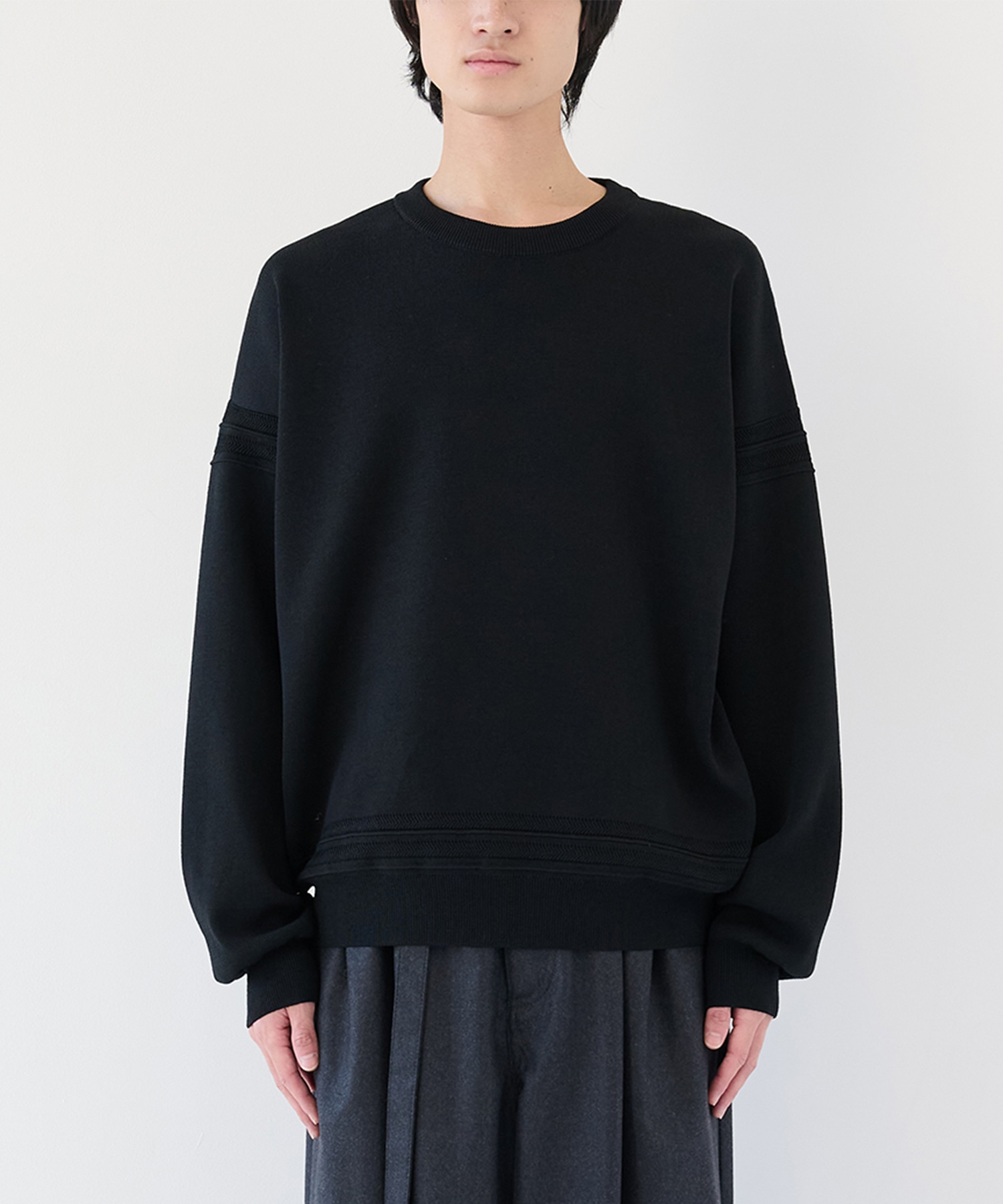 ラインクルーネックニット