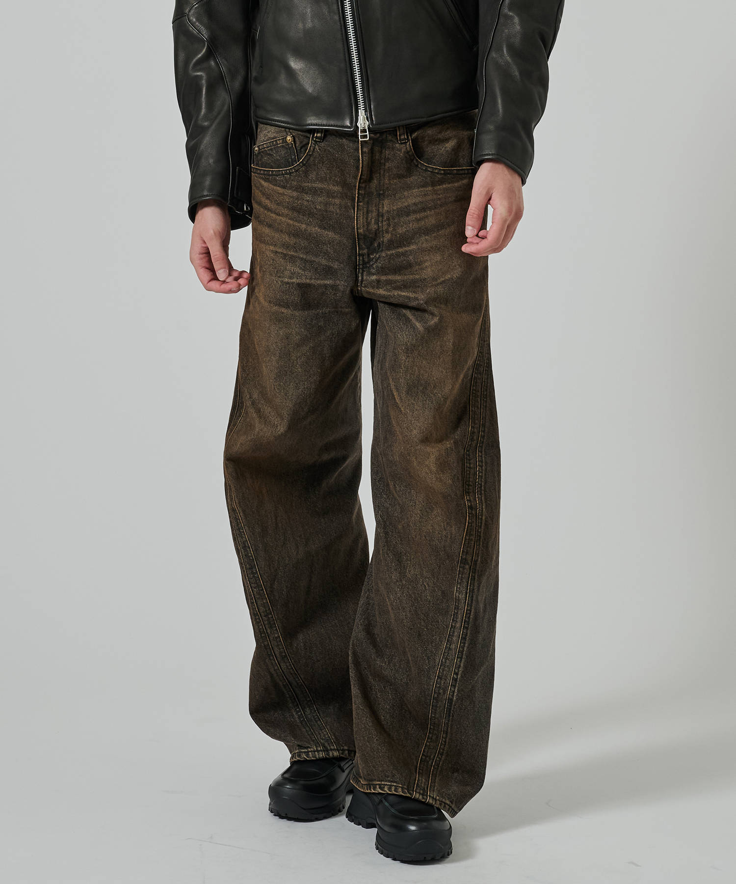 3D TWISTED WIDE LEG JEANS