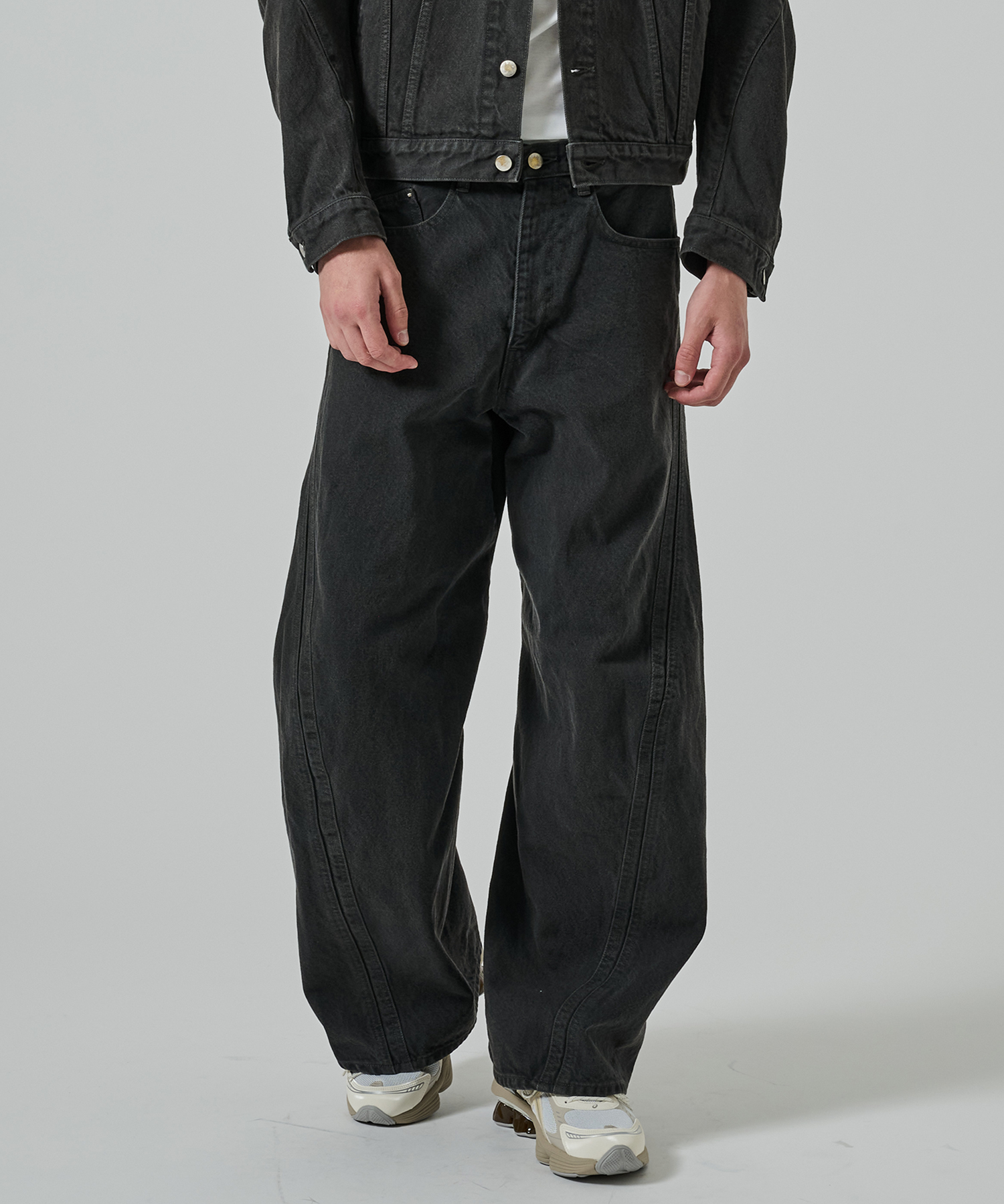 3D TWISTED WIDE LEG JEANS