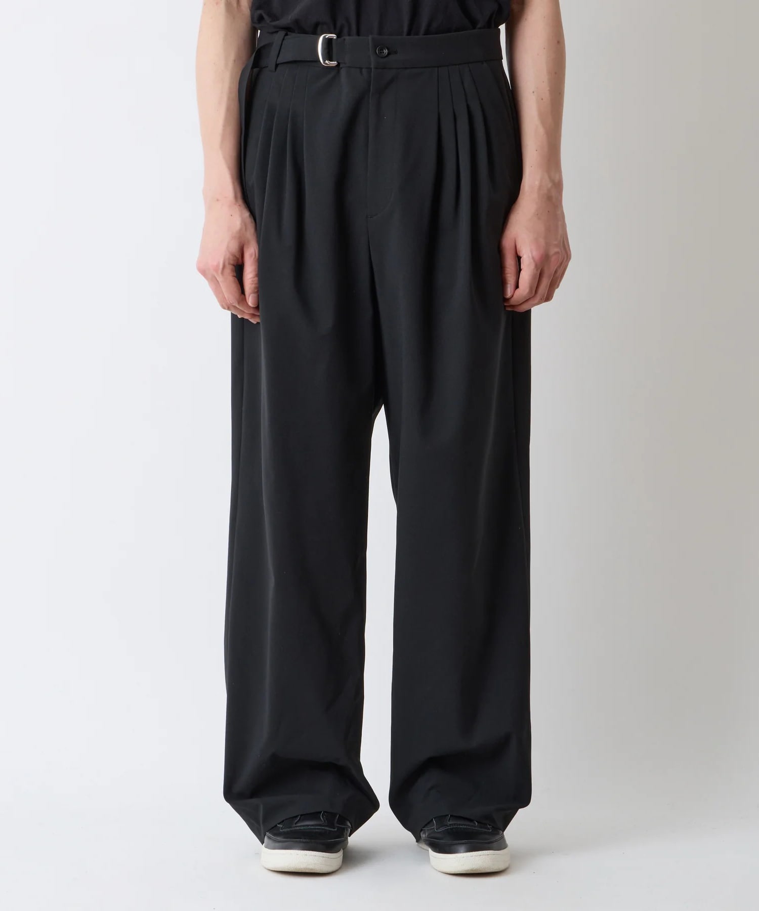 SOLOTEX 4 TUCK WIDE PANTS