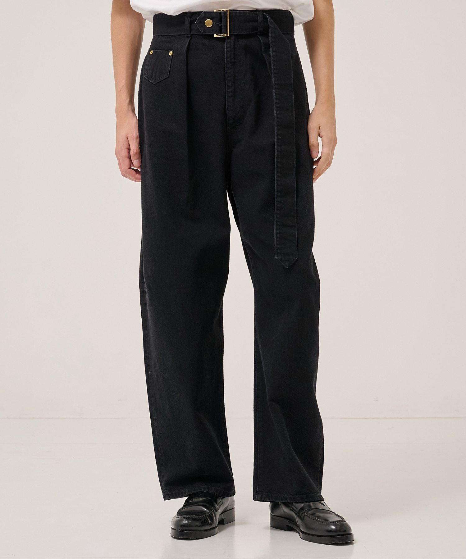 Barrel 1Tuck Wide Denim Pants with Long Belt