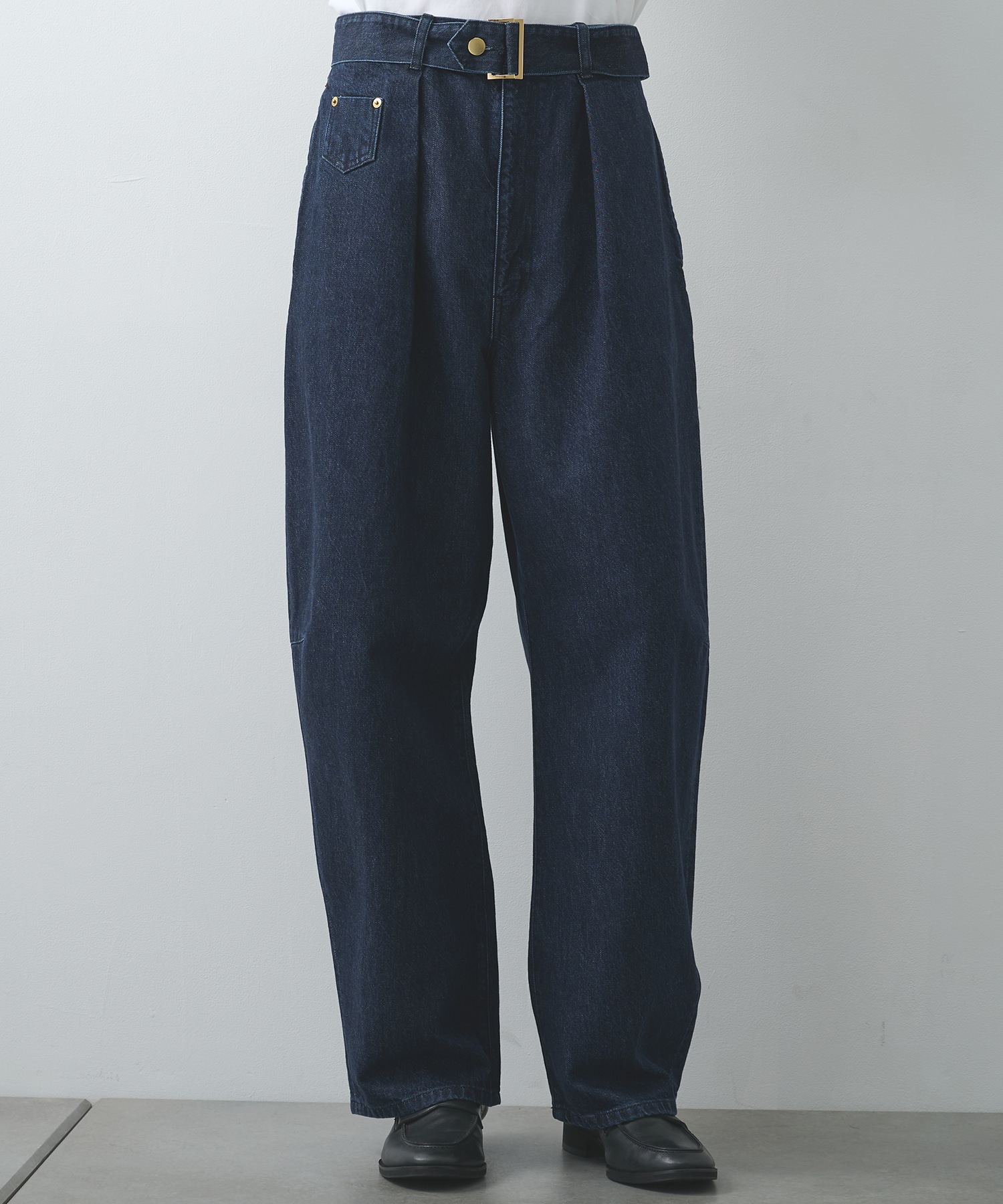 Barrel 1Tuck Wide Denim Pants with Long Belt