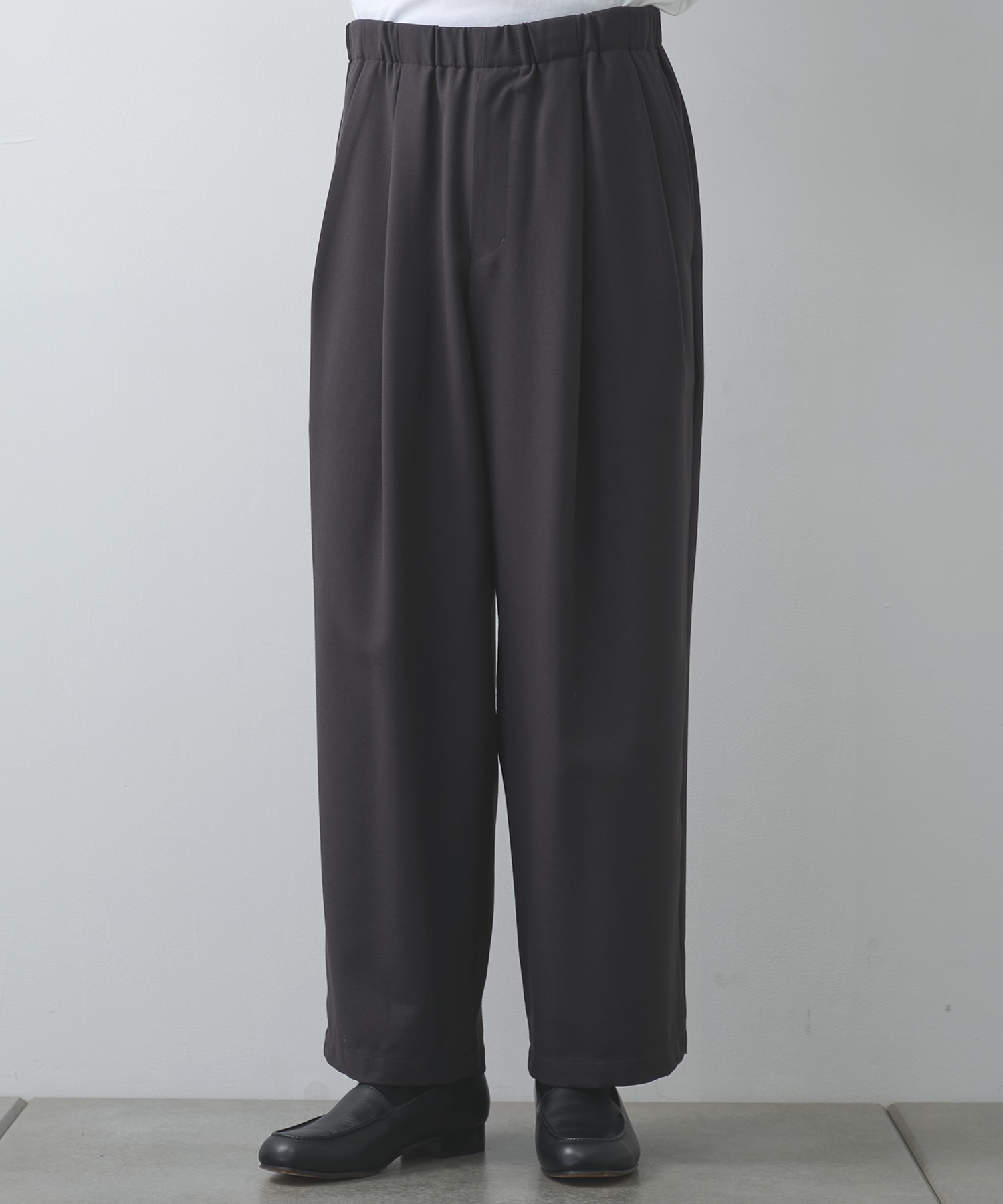 〈別注〉 TWO TUCK STRAIGHT EASY PANTS