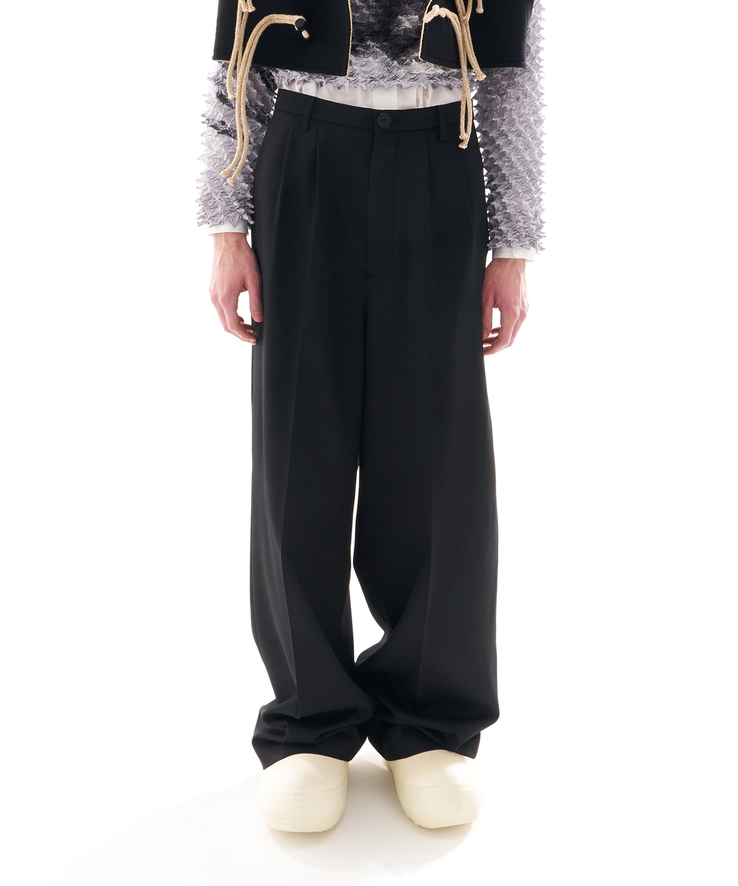 TUCKED WIDE TROUSERS