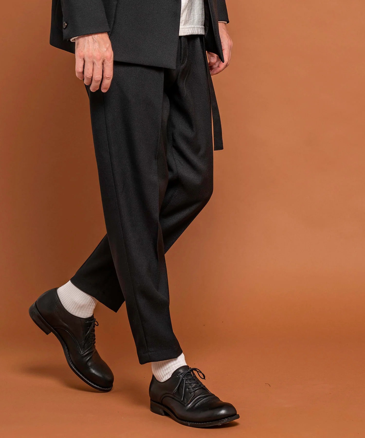 RETORO POLYESTER TWILL /BELTED WIDE TAPERED PANTS