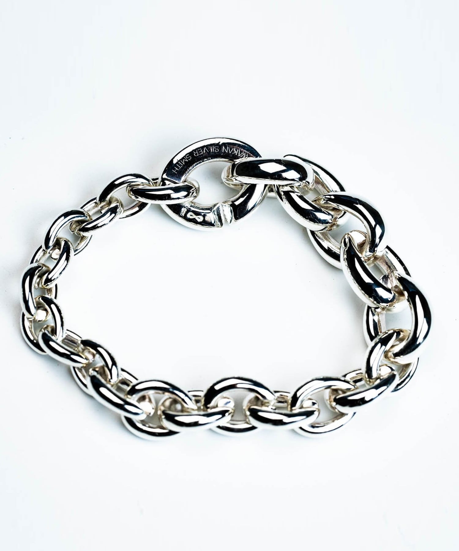 BN-048 Homage Bracelet 　Move gradually (徐々に大きく)