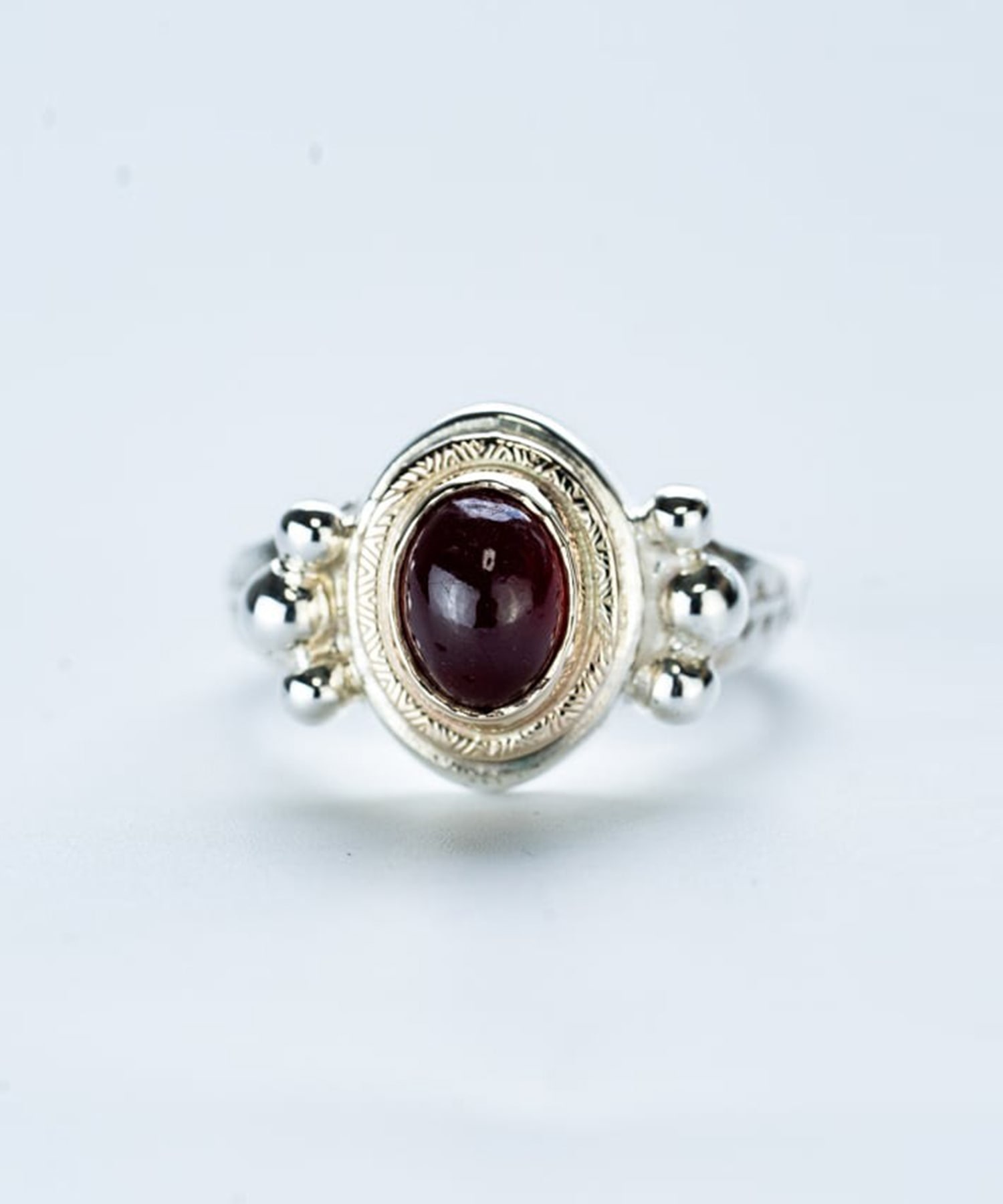 R-097 K10 Circle Native Oval Signet Ring (Ruby)