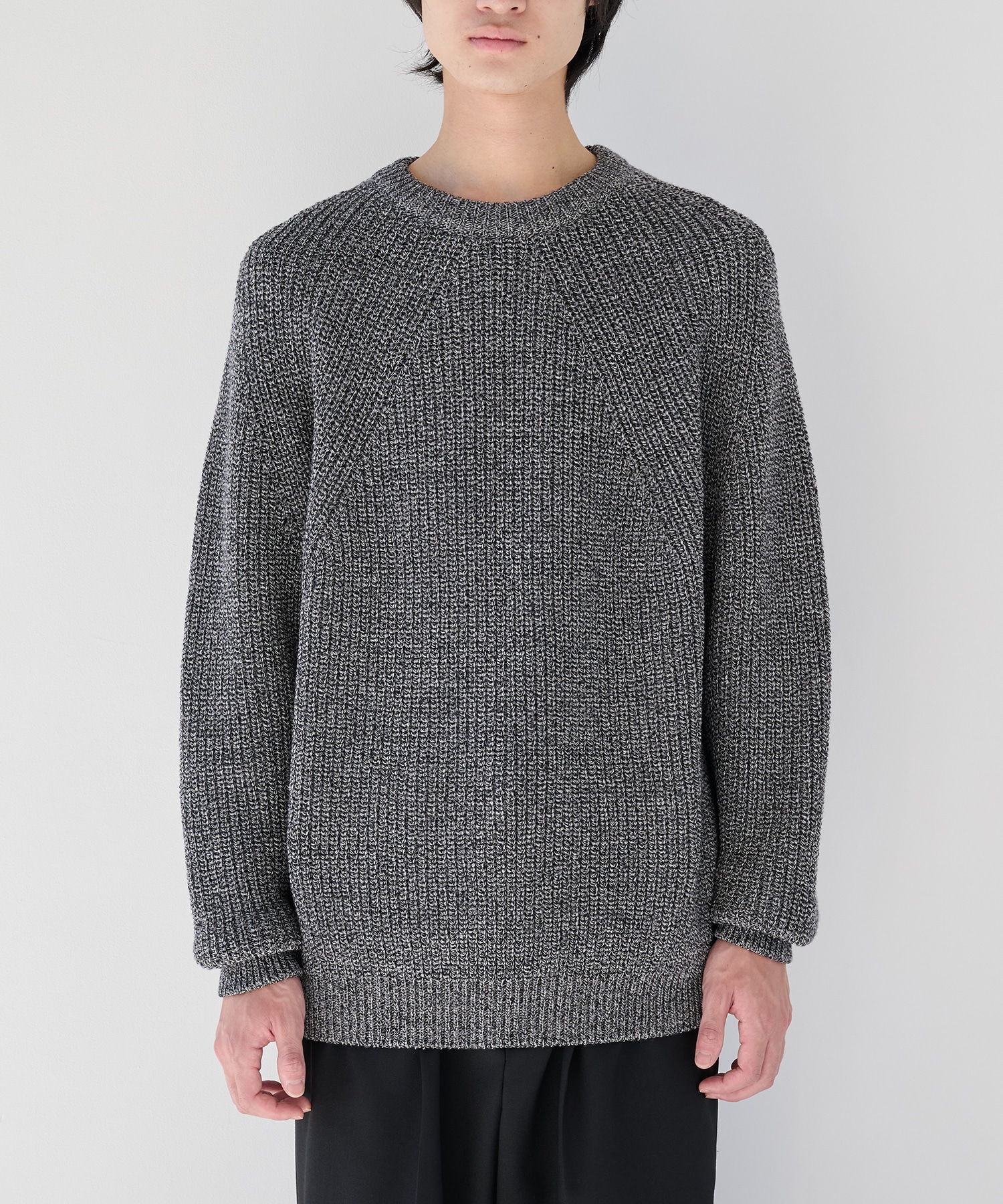 SIGNATURE CREW NECK