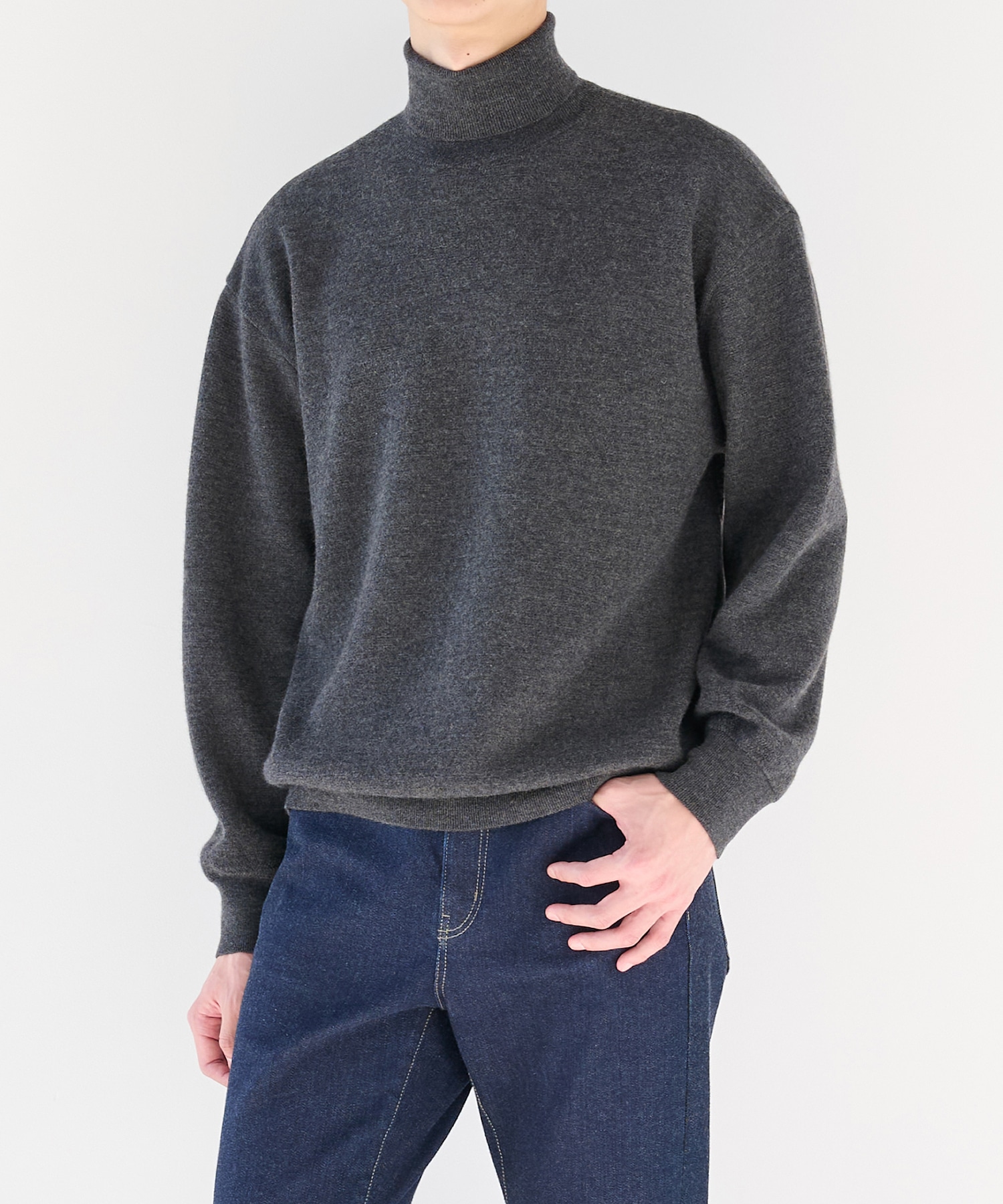CASHMERE WOOL TURTLENECK KNIT