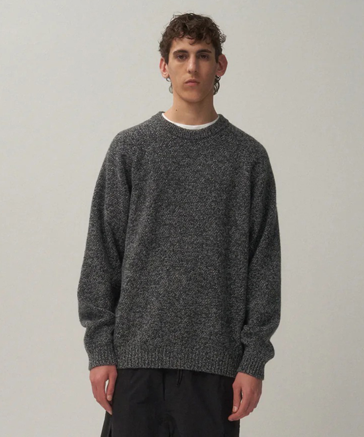 LAMBS WOOL CREWNECK SWEATER