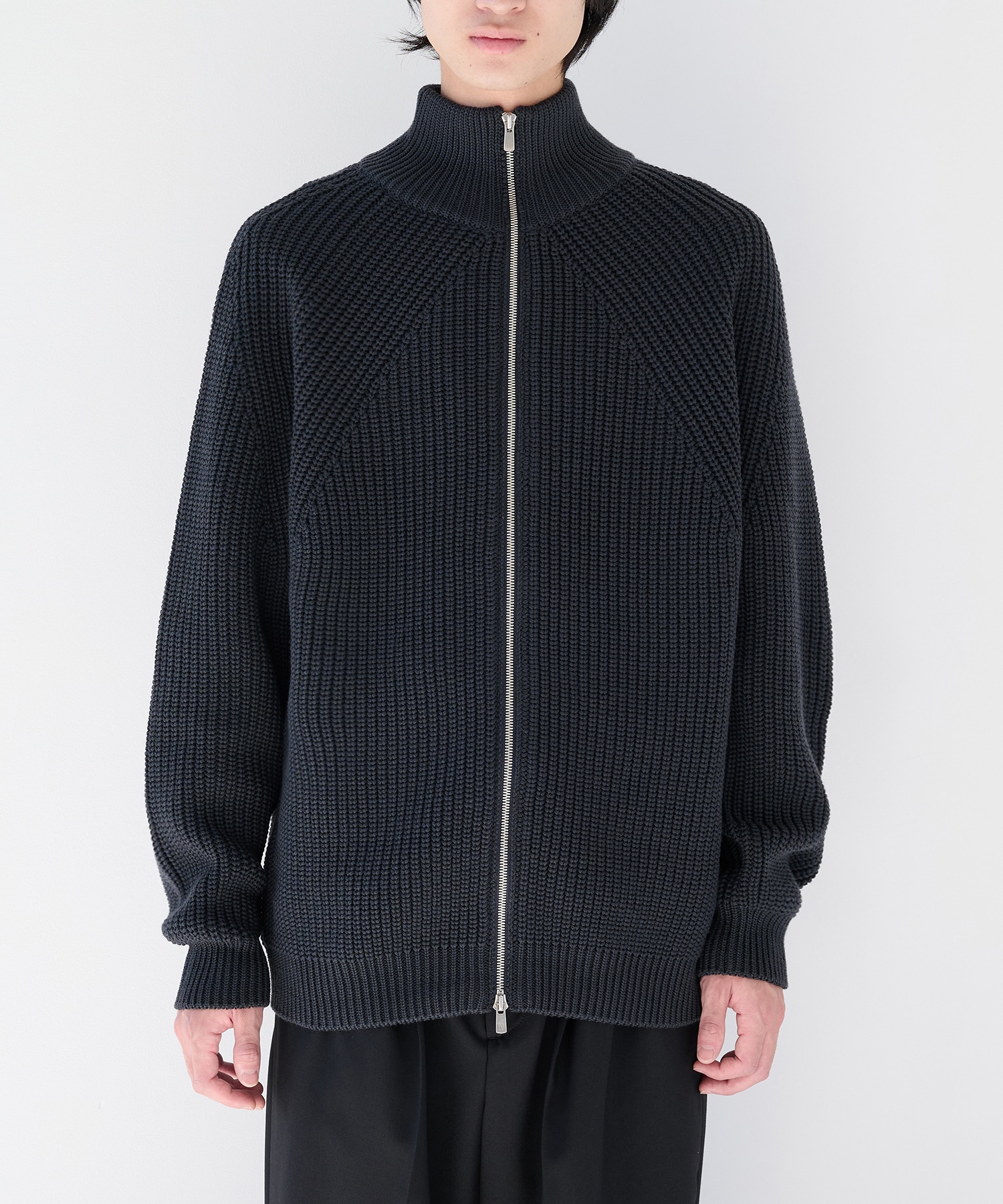 SIGNATURE DRIVERS KNIT