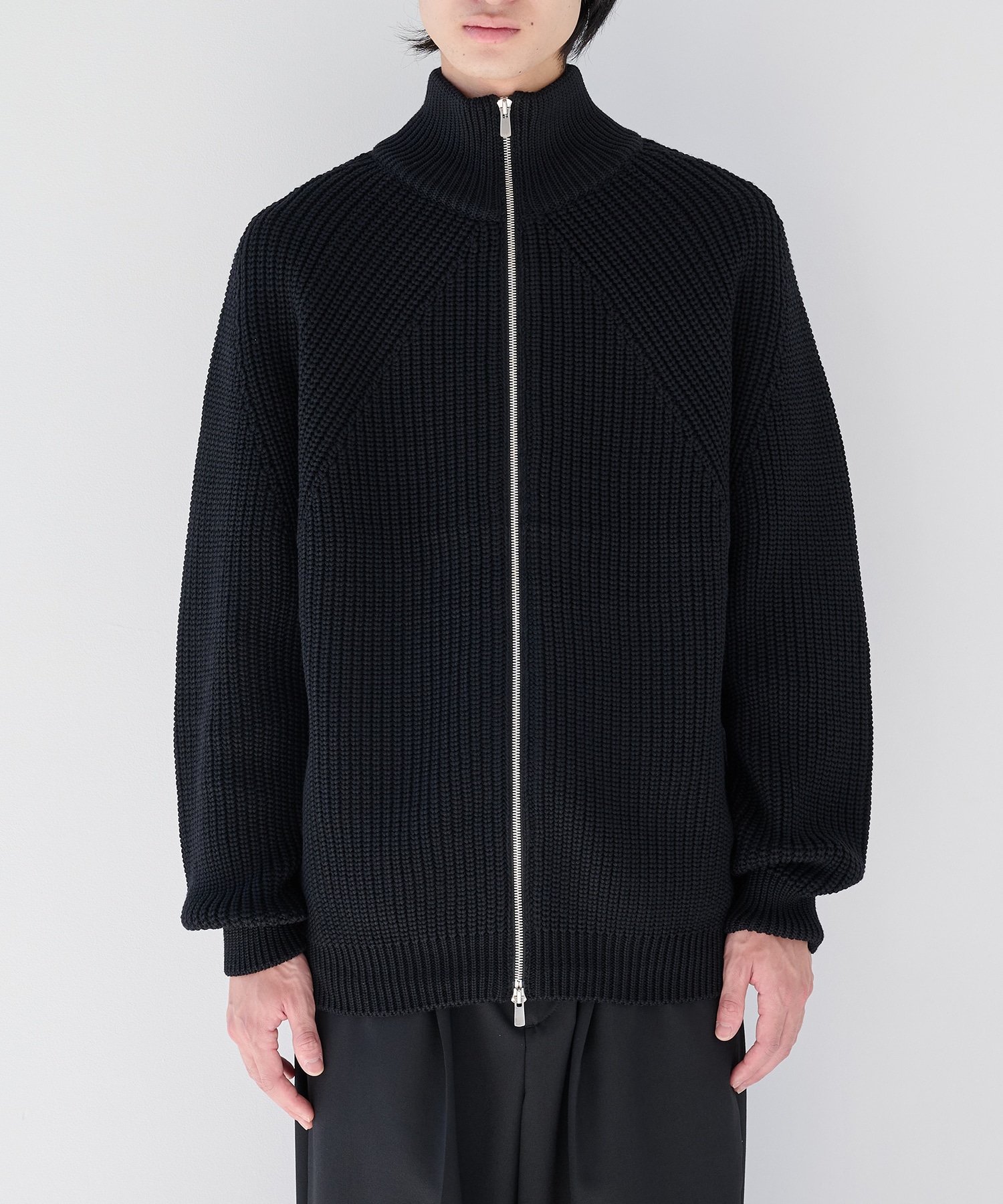 SIGNATURE DRIVERS KNIT