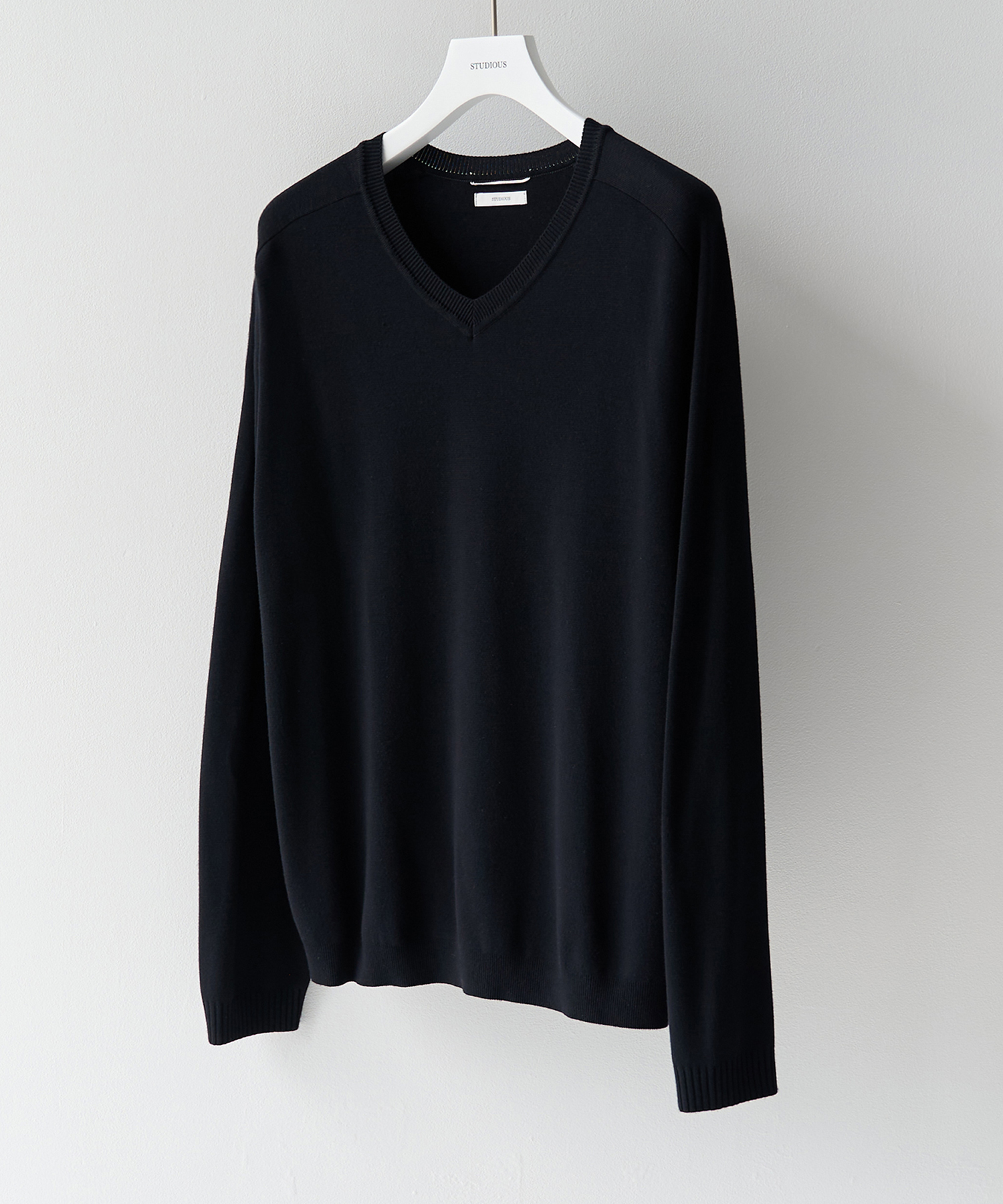 Smooth Silky V neck Knit