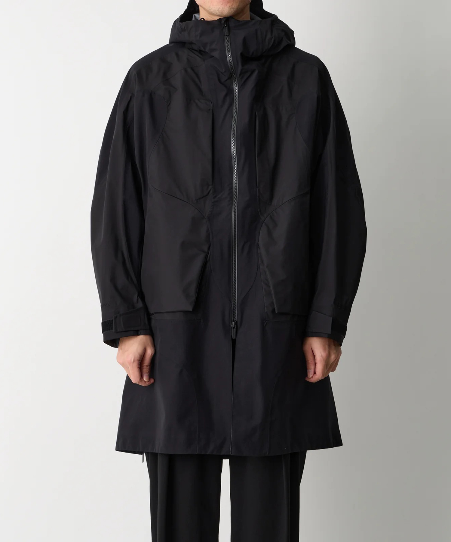 GORE-TEX HOODED COAT